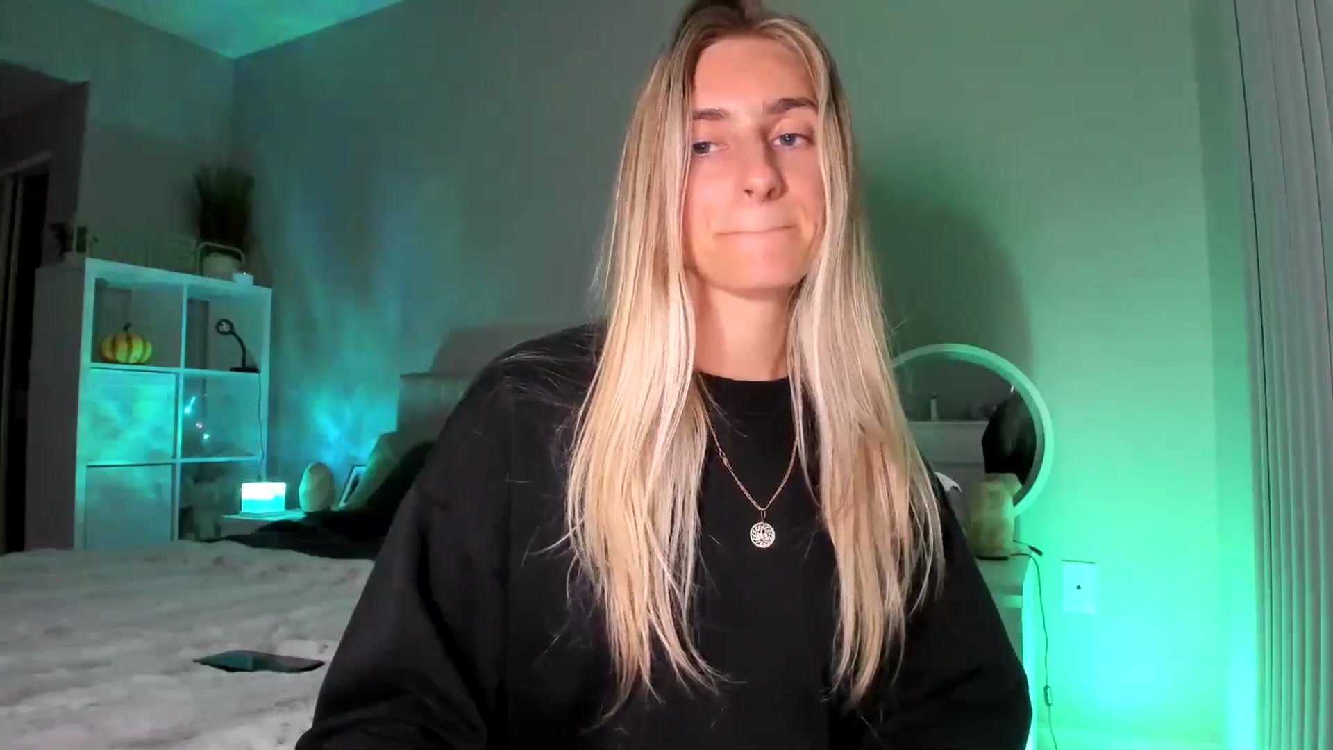 Gallery image thumbnail from Vodka_Queen's myfreecams stream on, 11/27/2025, 08:27 image 17 of 20