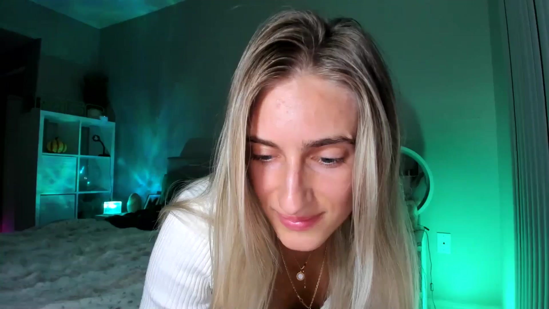 Gallery image thumbnail from Vodka_Queen's myfreecams stream on, 11/29/2025, 08:36 image 16 of 20
