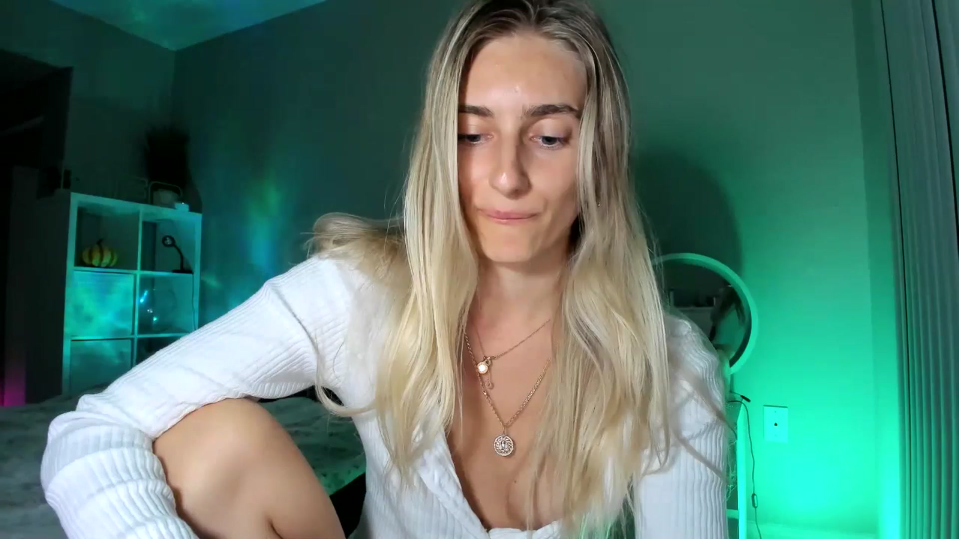 Gallery image thumbnail from Vodka_Queen's myfreecams stream on, 11/29/2025, 08:36 image 17 of 20