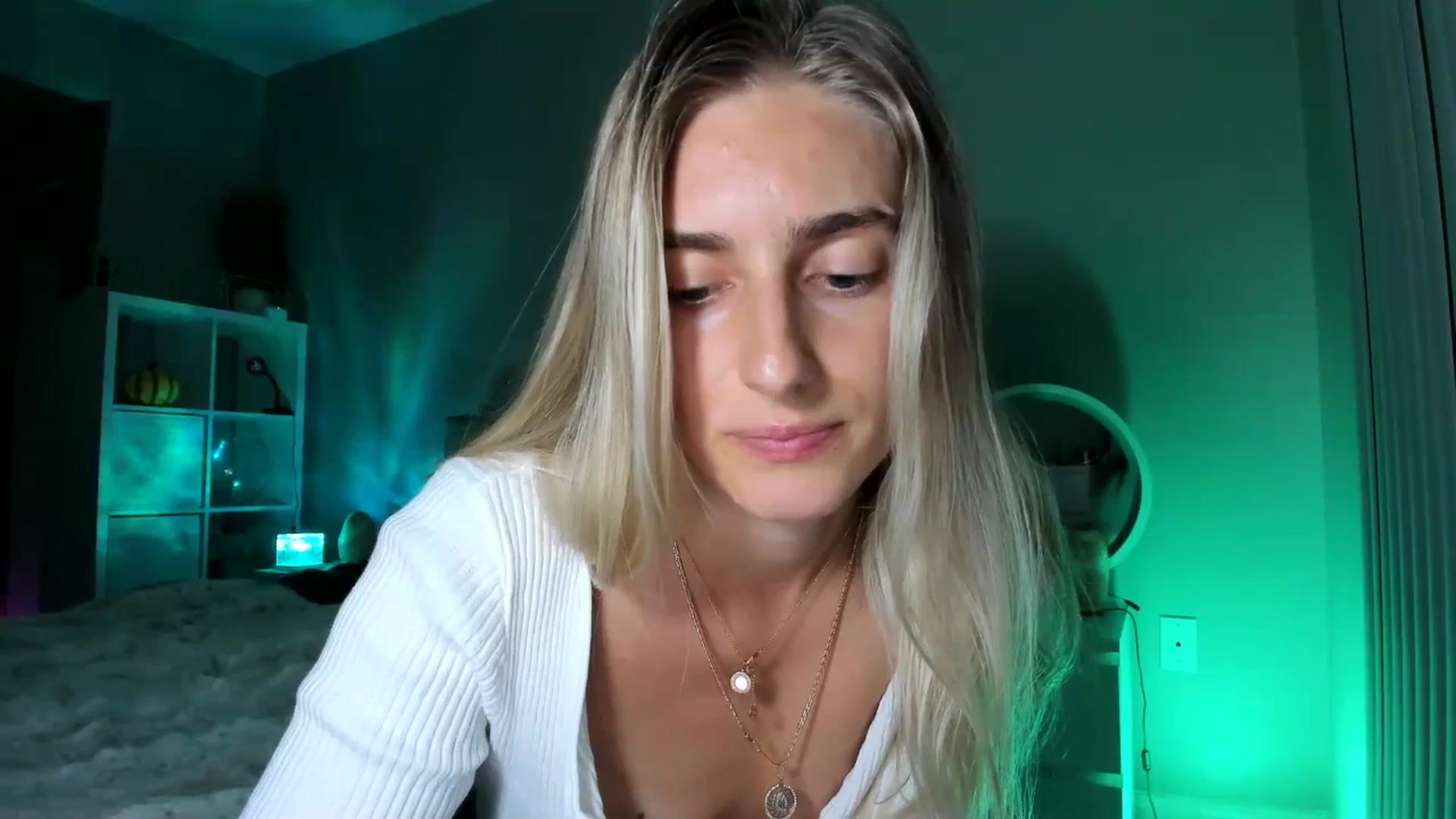 Gallery image thumbnail from Vodka_Queen's myfreecams stream on, 11/29/2025, 08:36 image 13 of 20