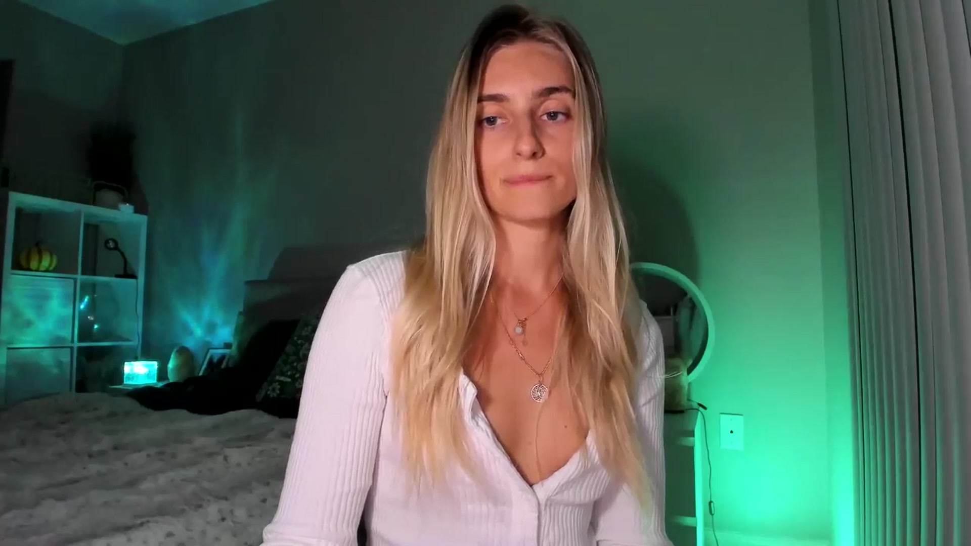 Gallery image thumbnail from Vodka_Queen's myfreecams stream on, 11/29/2025, 09:23 image 17 of 20