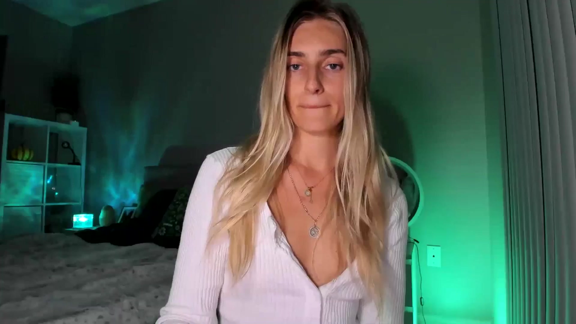 Gallery image thumbnail from Vodka_Queen's myfreecams stream on, 11/29/2025, 09:23 image 18 of 20