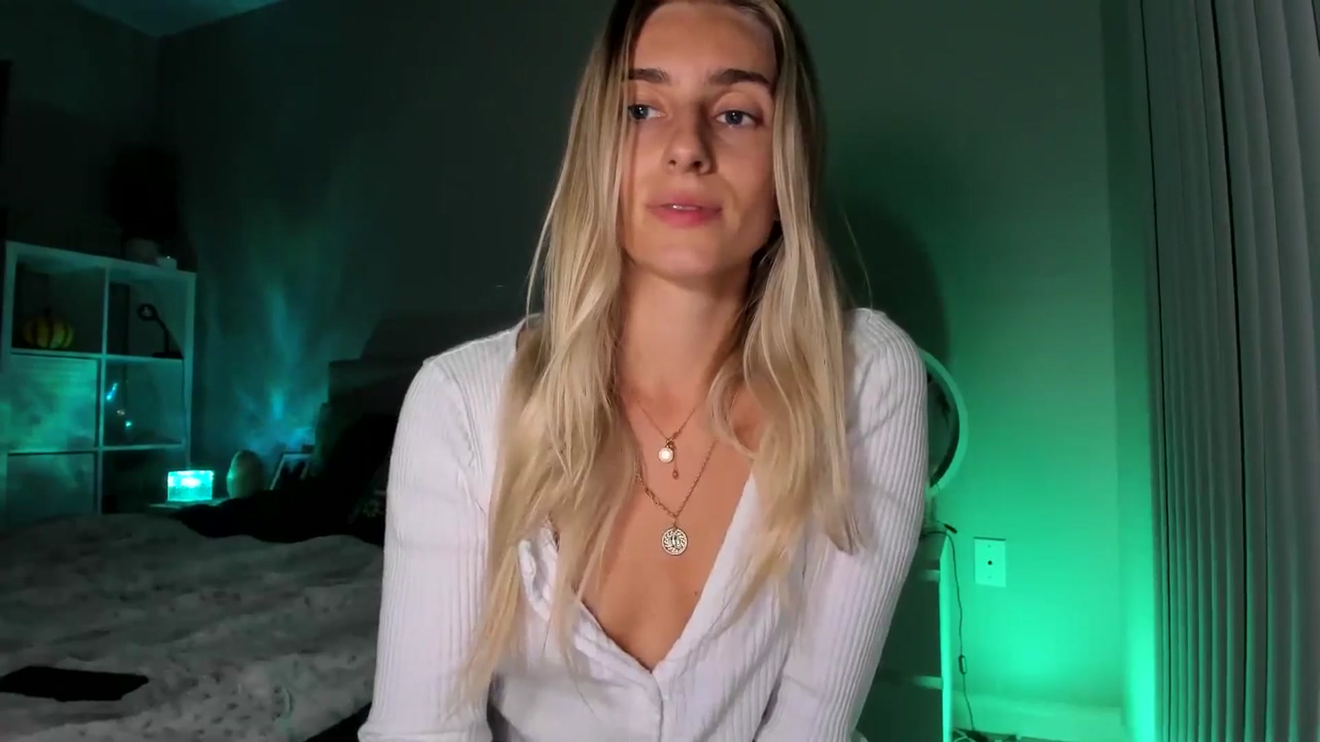 Gallery image thumbnail from Vodka_Queen's myfreecams stream on, 11/29/2025, 09:23 image 7 of 20