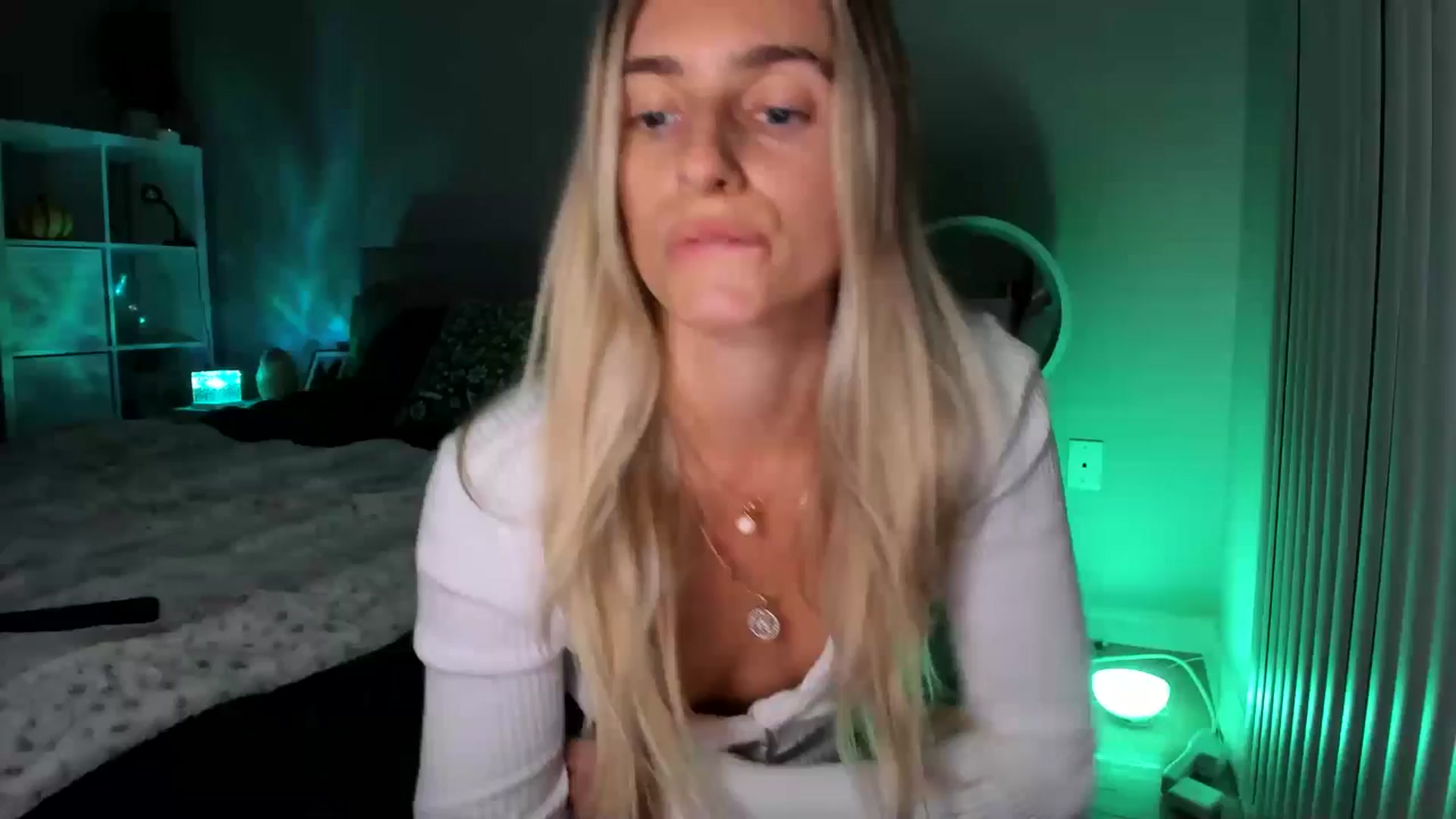 Gallery image thumbnail from Vodka_Queen's myfreecams stream on, 11/29/2025, 09:23 image 9 of 20