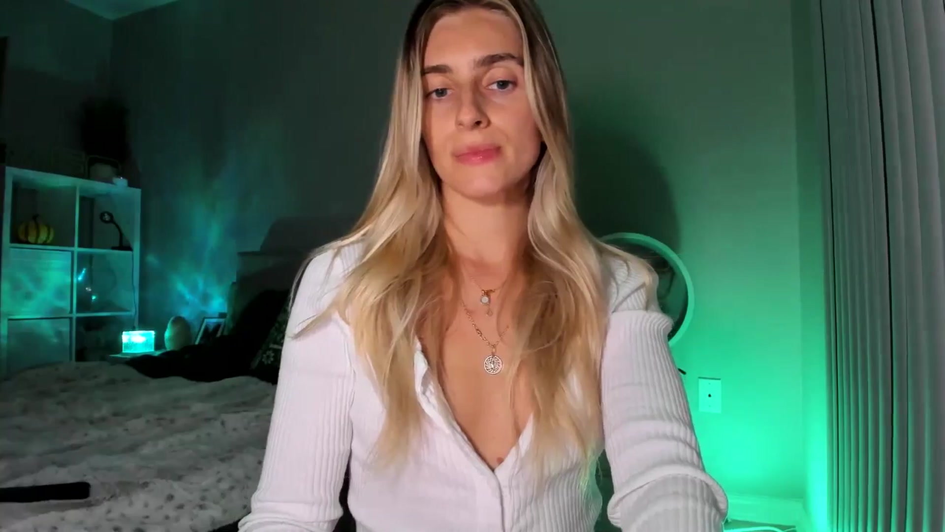 Gallery image thumbnail from Vodka_Queen's myfreecams stream on, 11/29/2025, 09:23 image 10 of 20