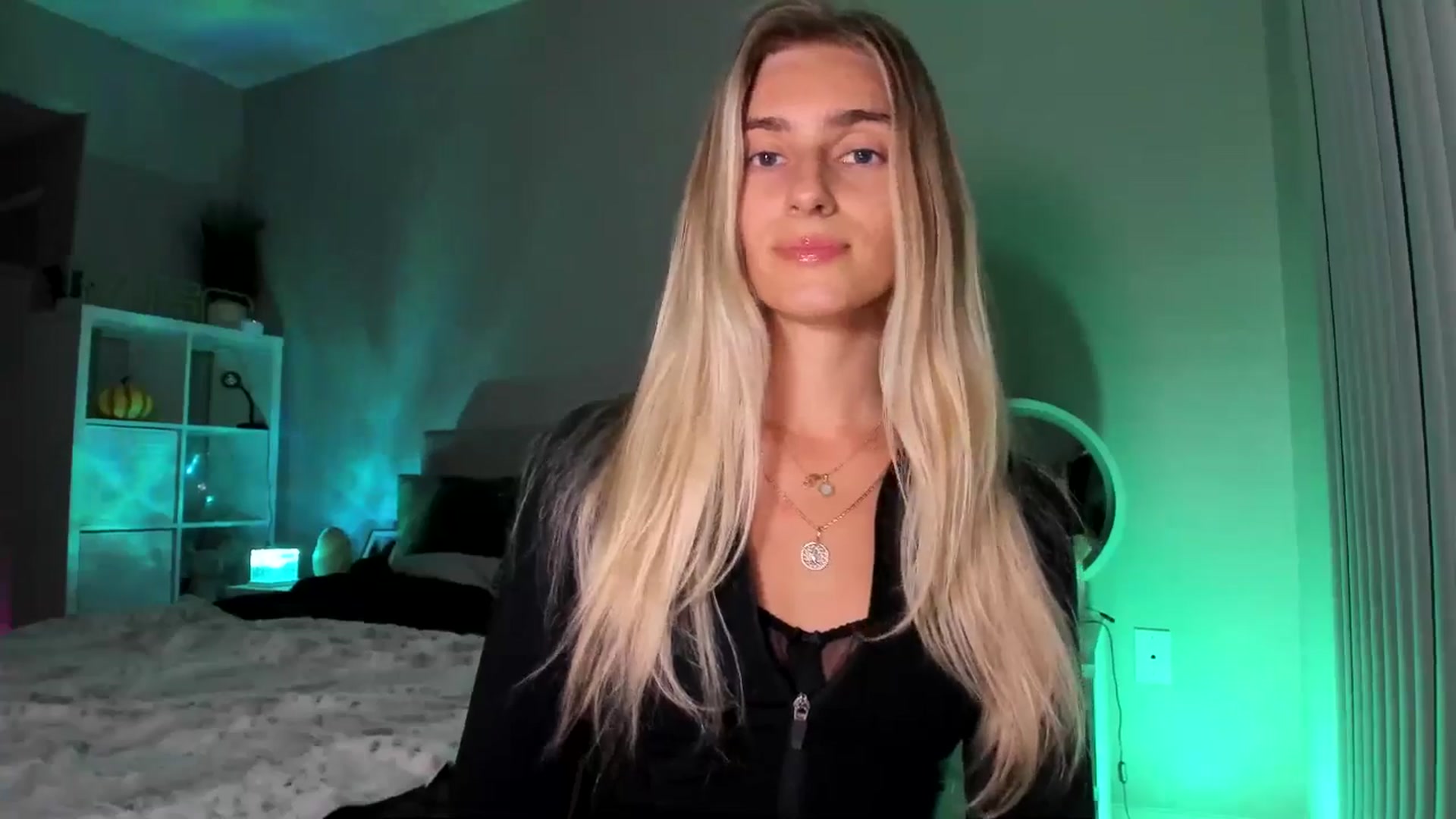 Gallery image thumbnail from Vodka_Queen's myfreecams stream on, 11/30/2025, 05:11 image 6 of 20