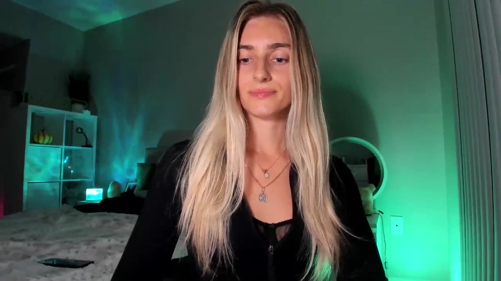 Gallery image thumbnail from Vodka_Queen's myfreecams stream on, 11/30/2025, 05:11 image 18 of 20