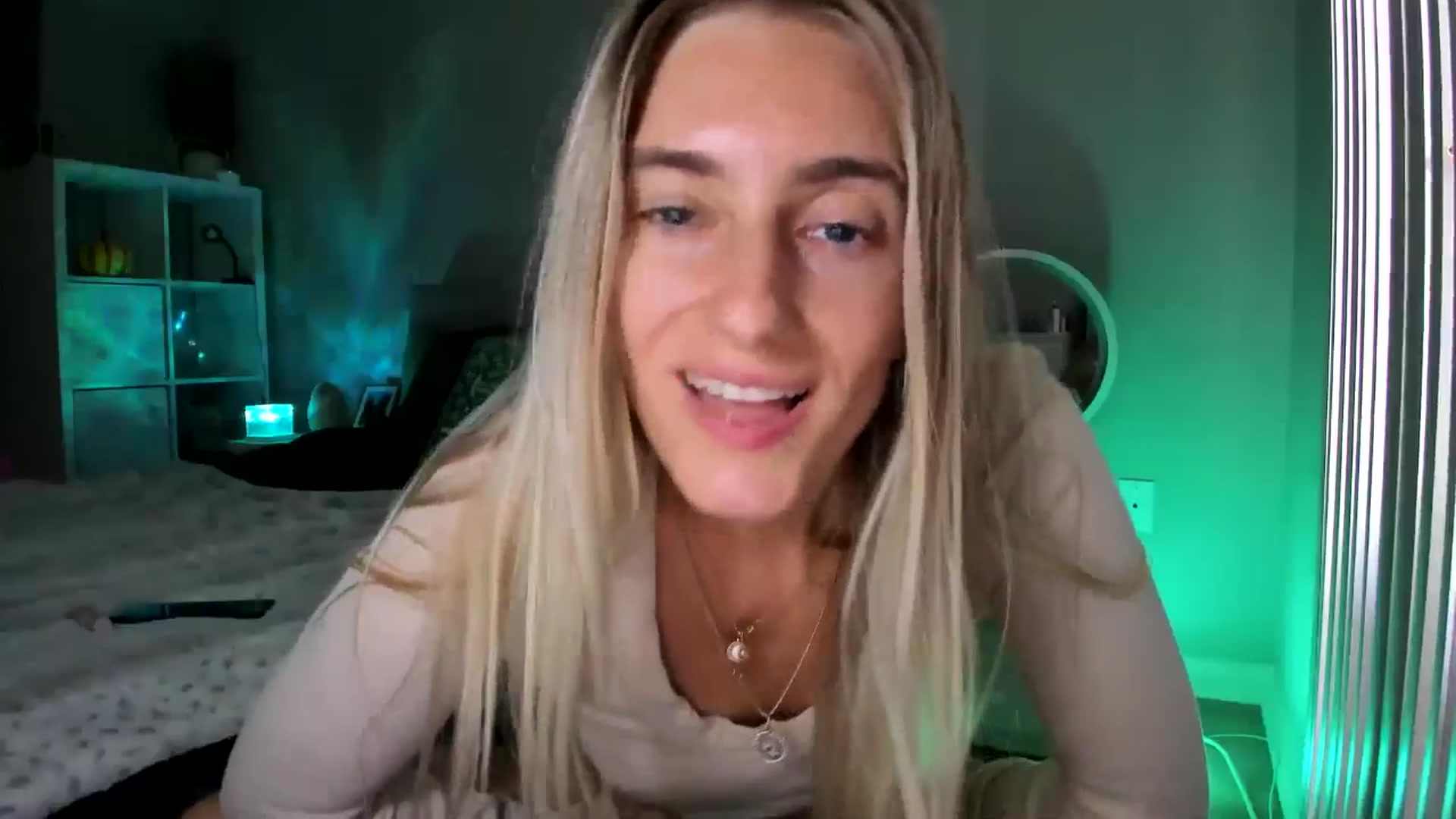 Gallery image thumbnail from Vodka_Queen's myfreecams stream on, 12/01/2025, 24:02 image 18 of 20