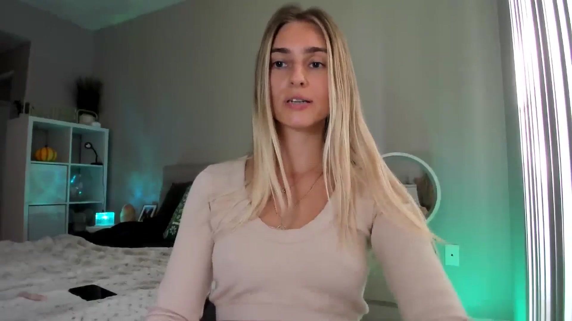 Gallery image thumbnail from Vodka_Queen's myfreecams stream on, 12/01/2025, 24:02 image 8 of 20
