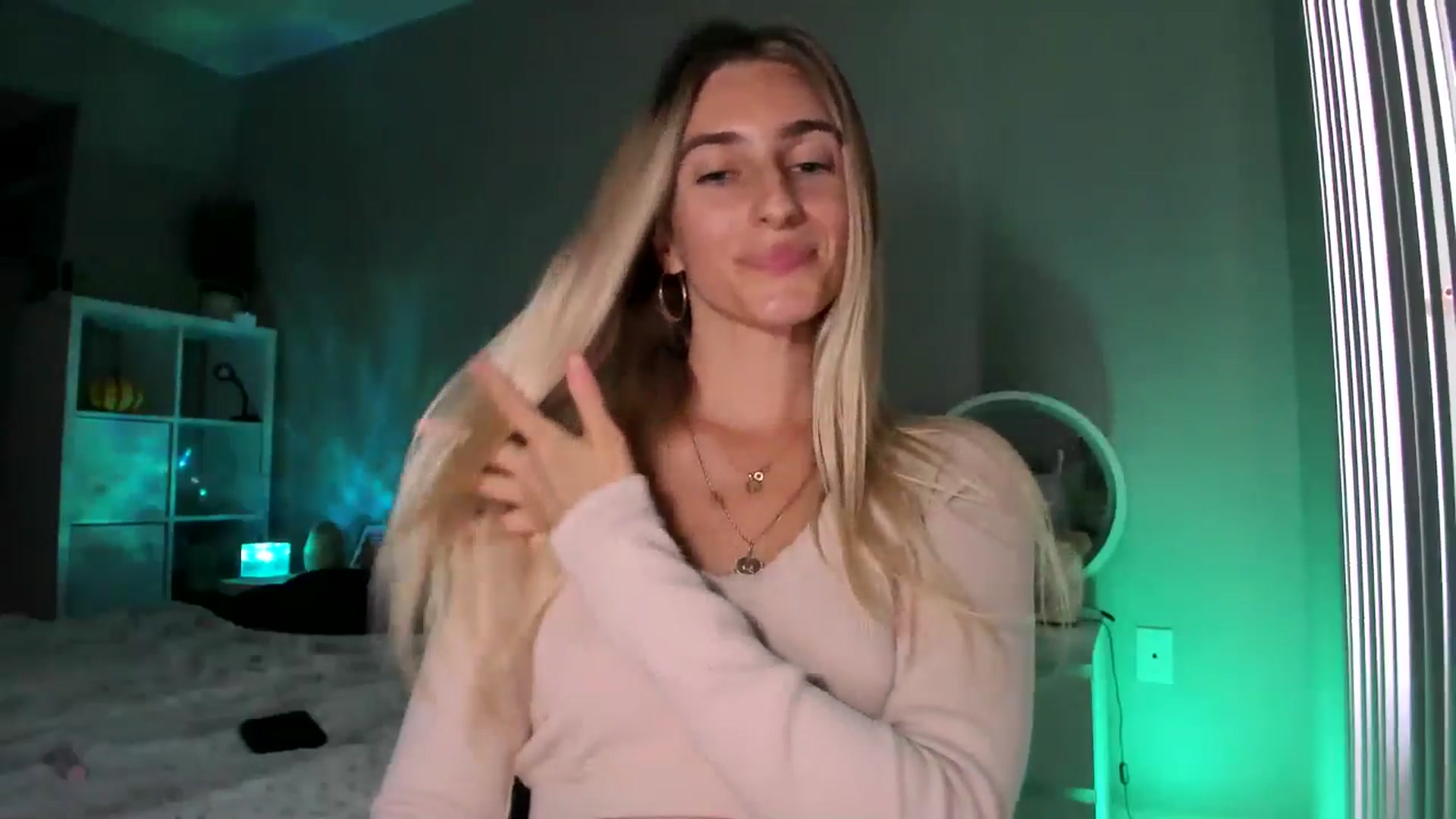Gallery image thumbnail from Vodka_Queen's myfreecams stream on, 12/01/2025, 24:02 image 20 of 20