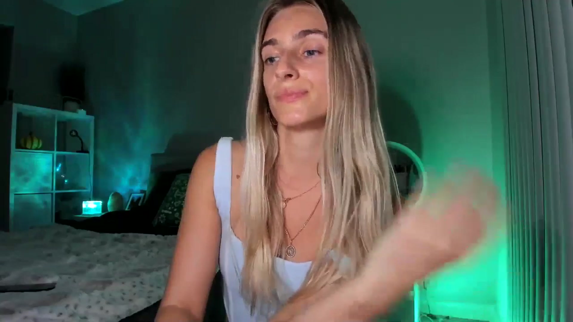 Gallery image thumbnail from Vodka_Queen's myfreecams stream on, 12/01/2025, 06:33 image 17 of 20