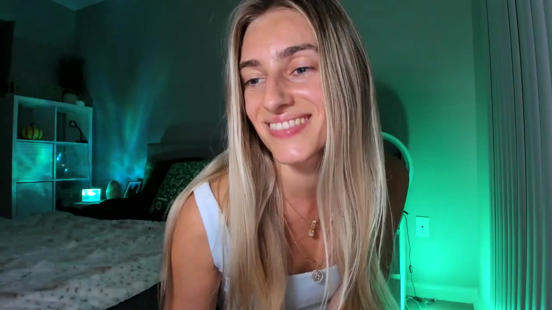 Gallery image thumbnail from Vodka_Queen's myfreecams stream on, 12/01/2025, 06:33 image 13 of 20