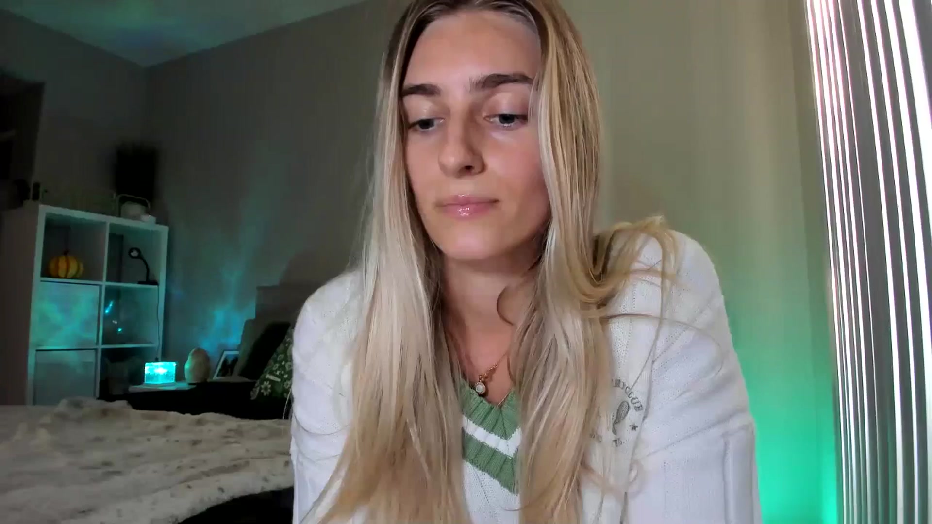 Gallery image thumbnail from Vodka_Queen's myfreecams stream on, 12/02/2025, 24:01 image 19 of 20