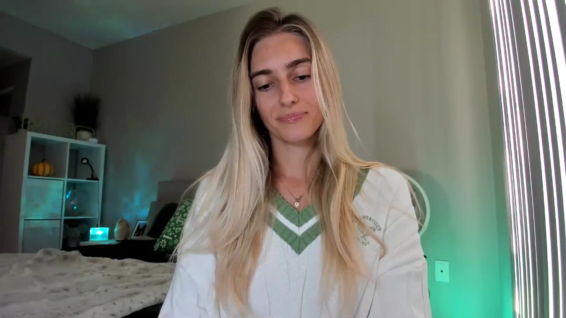 Gallery image thumbnail from Vodka_Queen's myfreecams stream on, 12/02/2025, 24:01 image 10 of 20