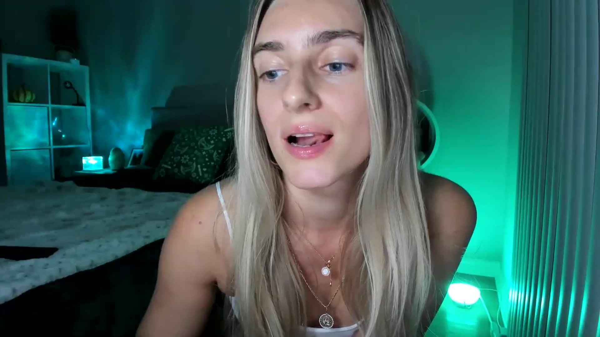 Gallery image thumbnail from Vodka_Queen's myfreecams stream on, 12/02/2025, 07:38 image 3 of 20