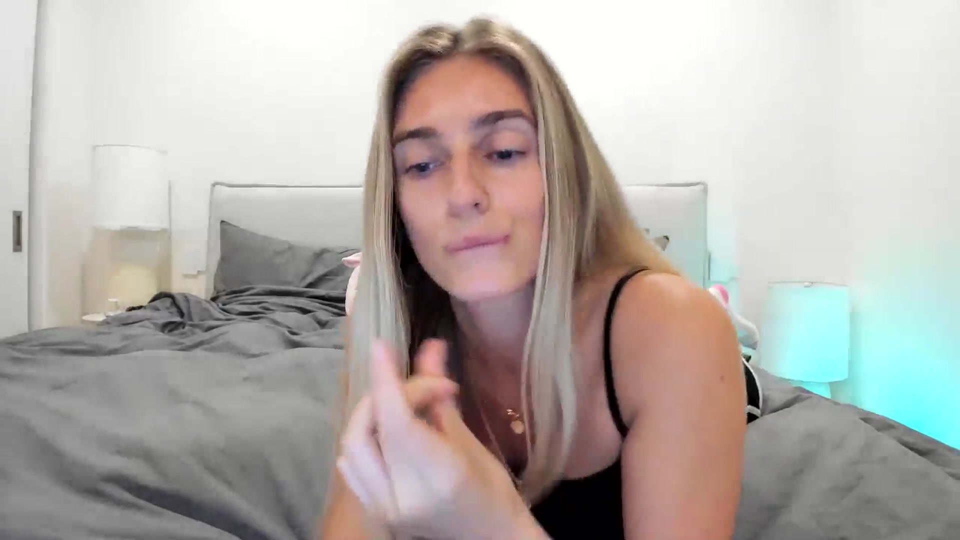 Gallery image thumbnail from Vodka_Queen's myfreecams stream on, 12/04/2025, 08:24 image 17 of 20