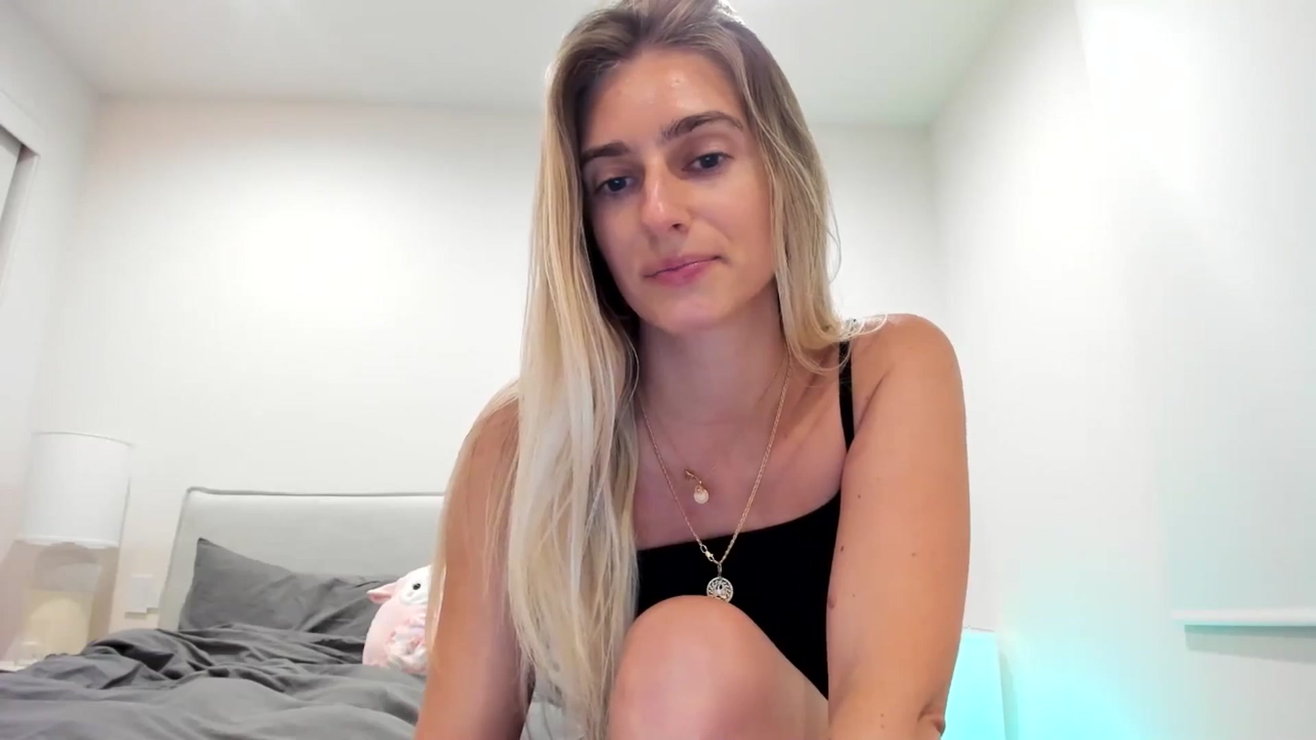Gallery image thumbnail from Vodka_Queen's myfreecams stream on, 12/04/2025, 08:24 image 3 of 20
