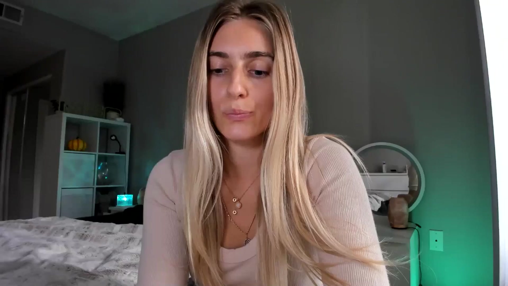 Gallery image thumbnail from Vodka_Queen's myfreecams stream on, 12/13/2025, 23:40 image 6 of 20