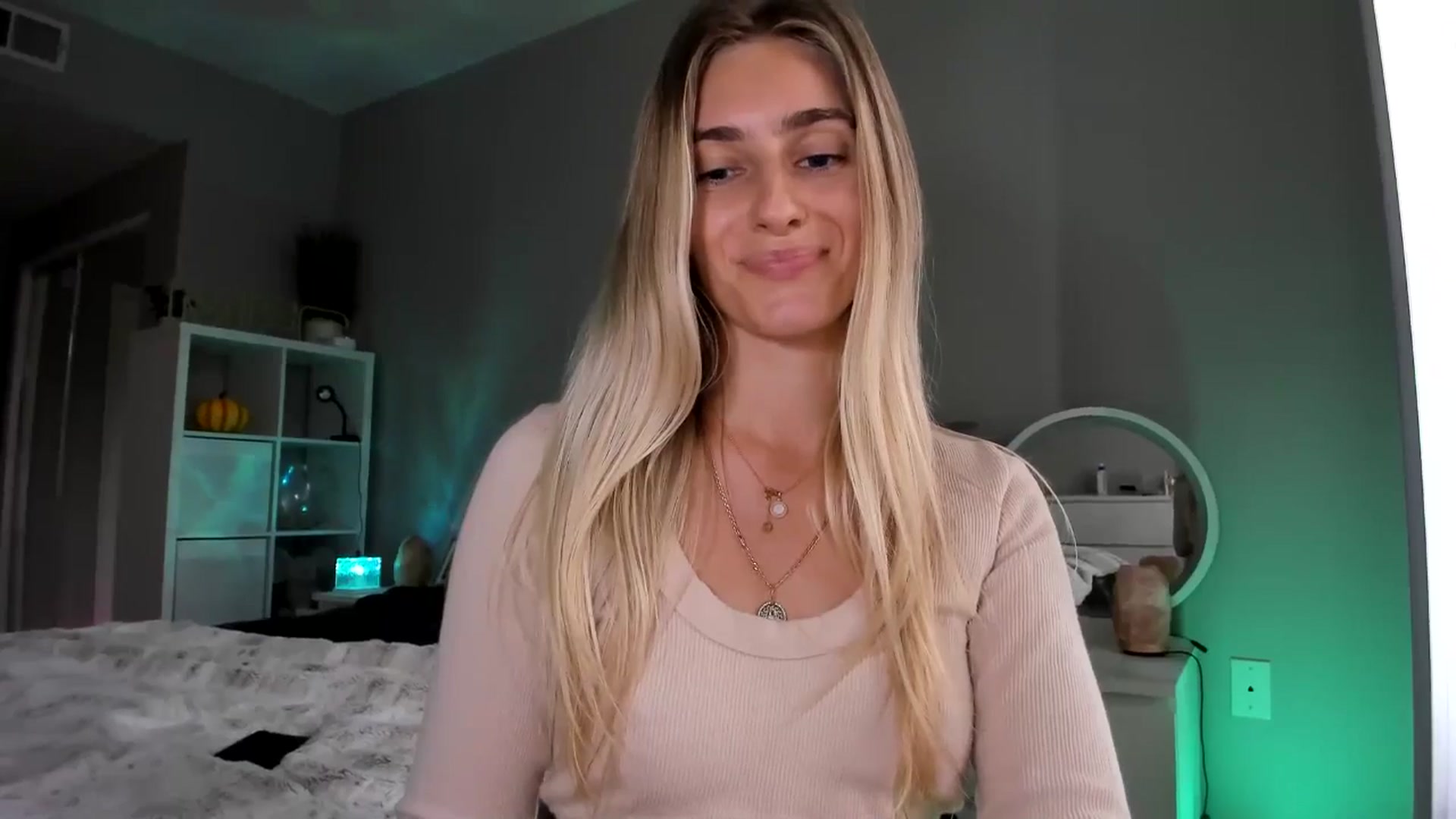 Gallery image thumbnail from Vodka_Queen's myfreecams stream on, 12/13/2025, 23:40 image 3 of 20