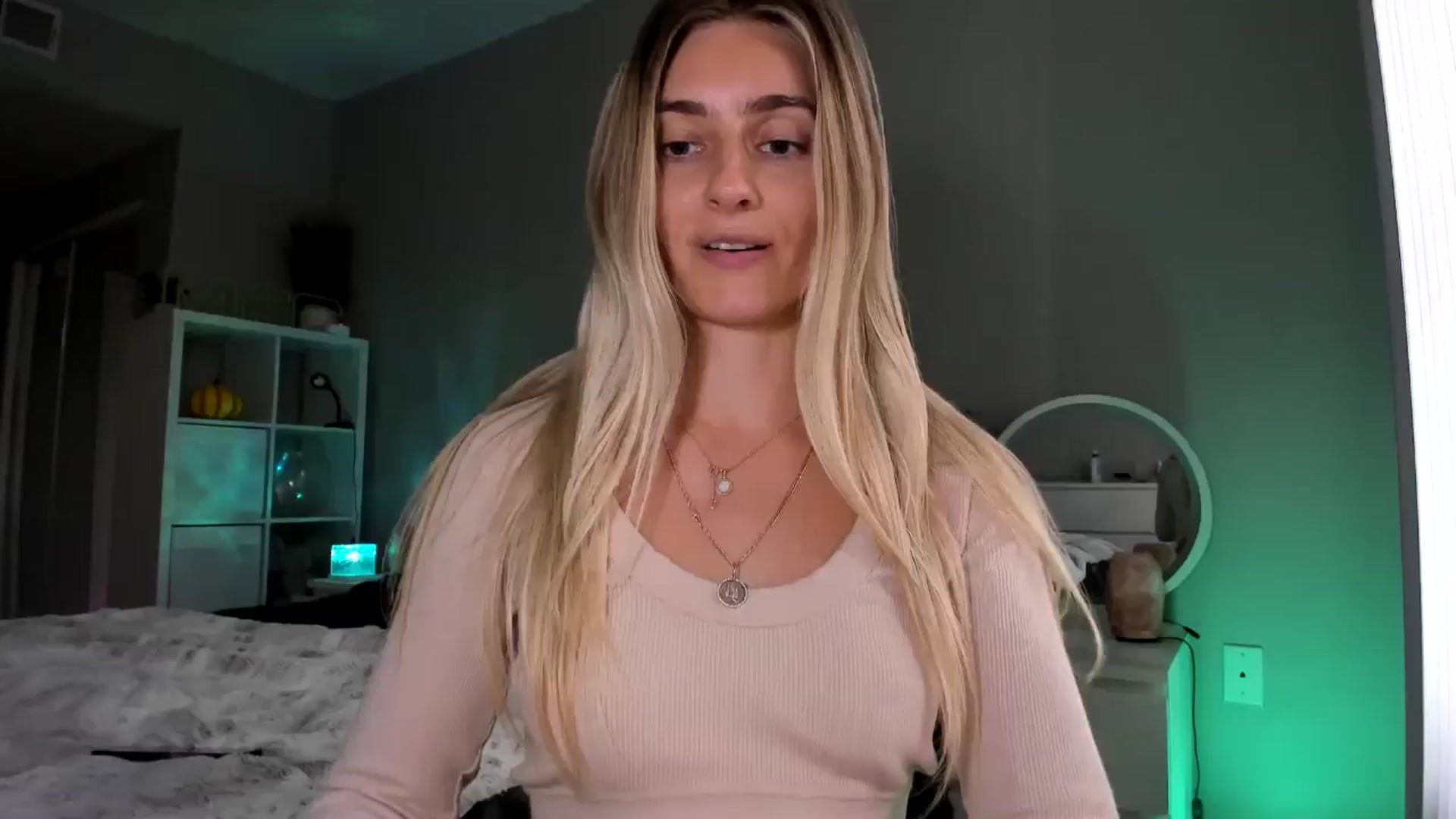 Gallery image thumbnail from Vodka_Queen's myfreecams stream on, 12/13/2025, 23:40 image 9 of 20
