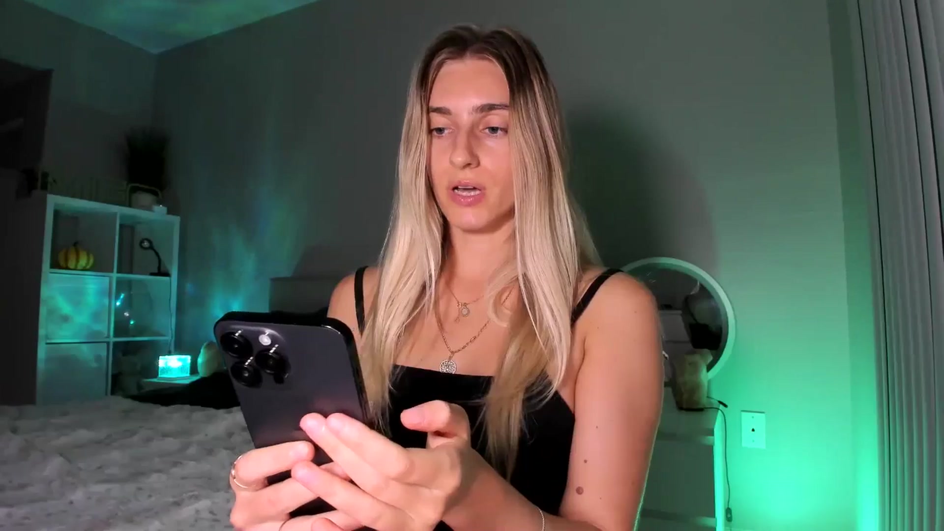 Gallery image thumbnail from Vodka_Queen's myfreecams stream on, 12/16/2025, 08:00 image 16 of 20