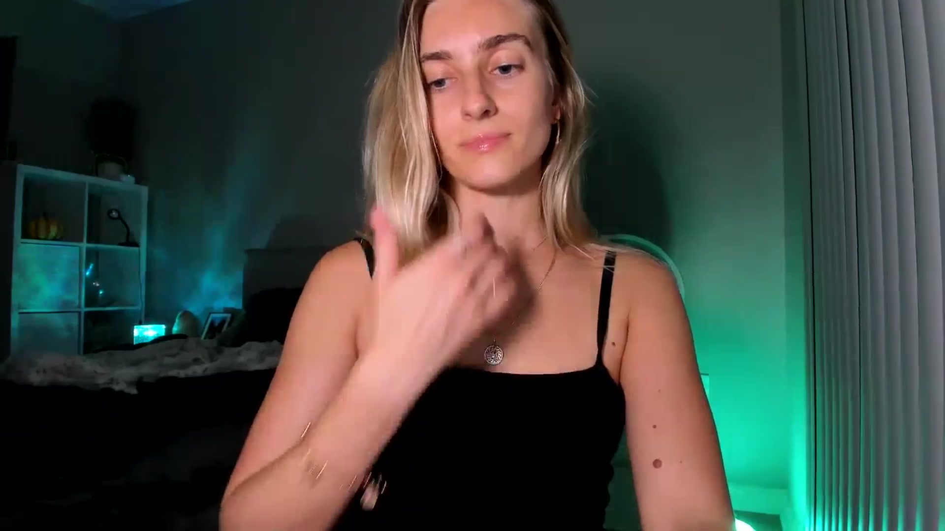 Gallery image thumbnail from Vodka_Queen's myfreecams stream on, 12/18/2025, 07:25 image 8 of 20