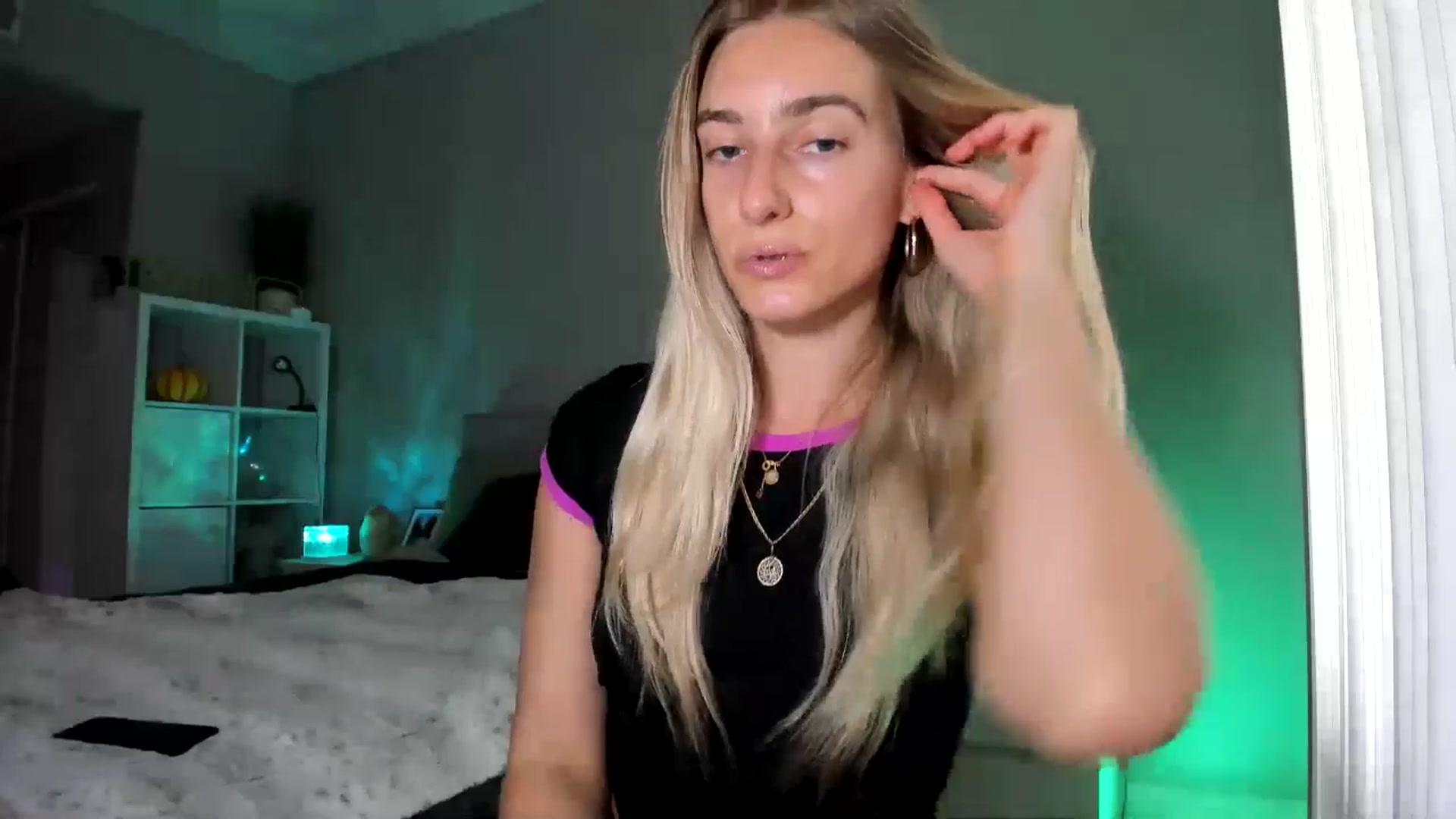 Gallery image thumbnail from Vodka_Queen's myfreecams stream on, 12/20/2025, 24:02 image 7 of 20