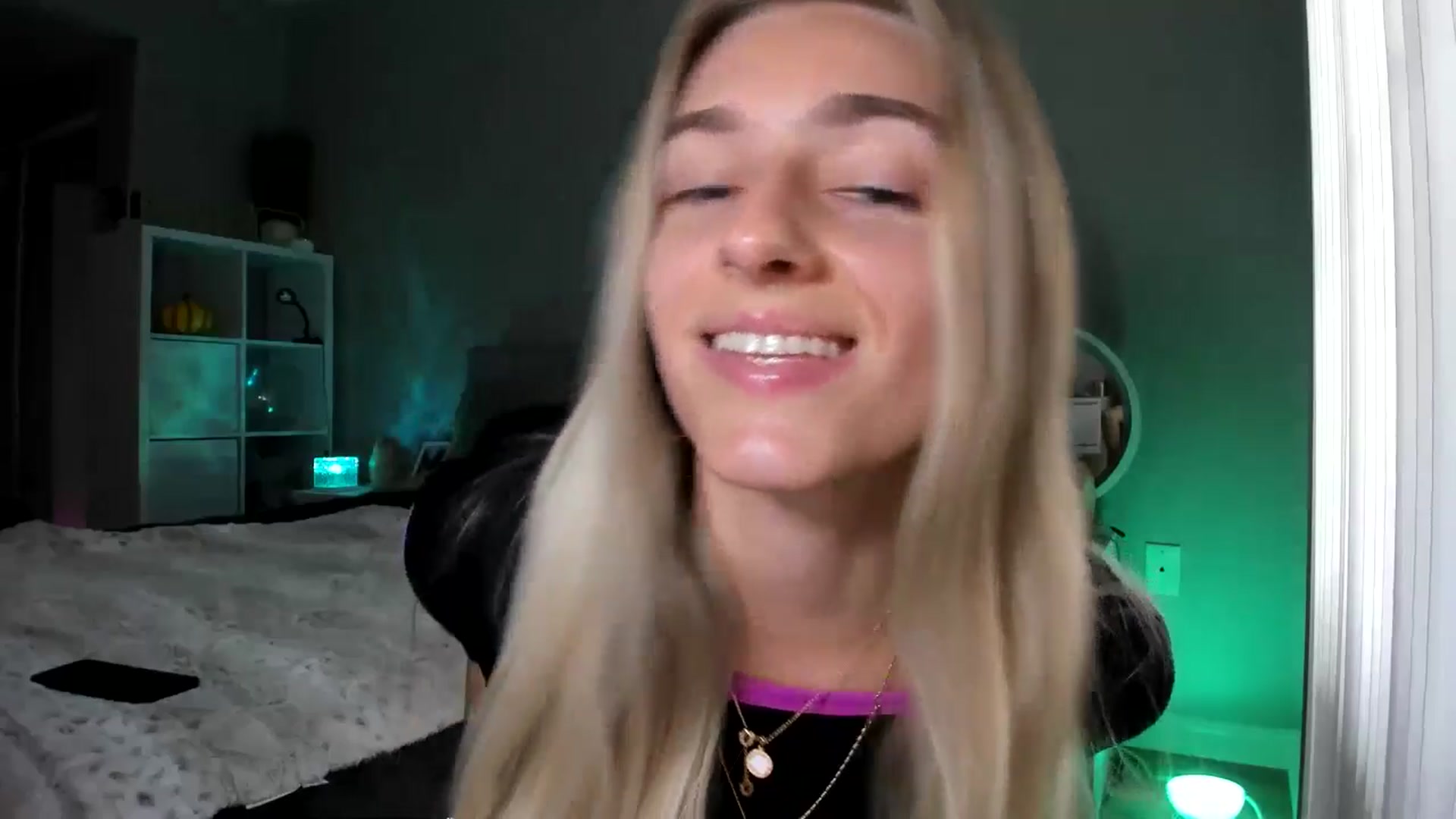 Gallery image thumbnail from Vodka_Queen's myfreecams stream on, 12/20/2025, 24:02 image 9 of 20