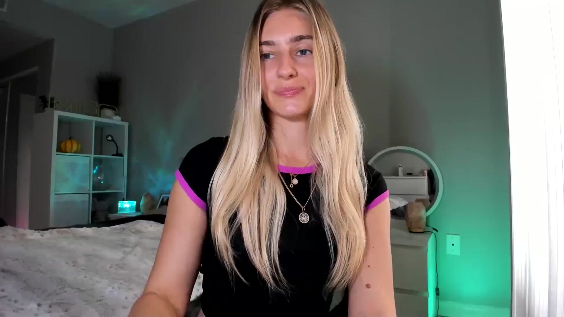 Gallery image thumbnail from Vodka_Queen's myfreecams stream on, 12/20/2025, 24:02 image 12 of 20