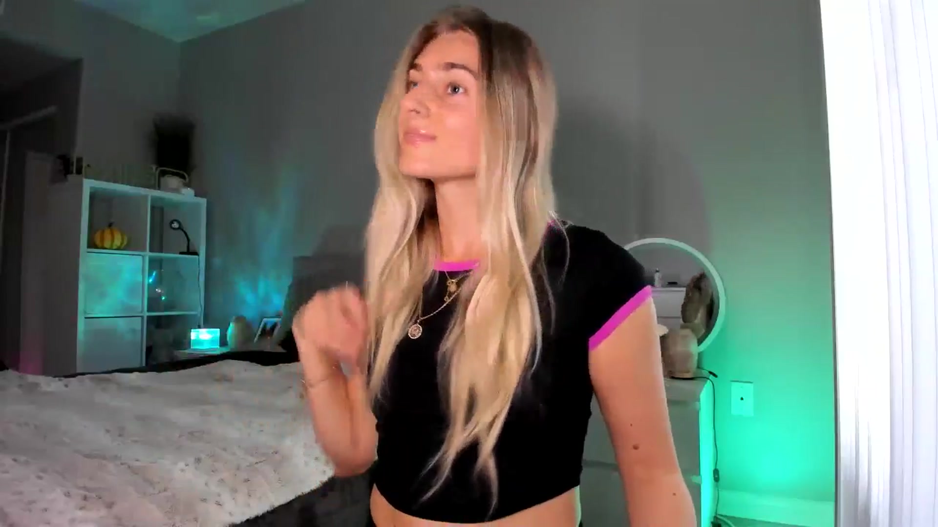 Gallery image thumbnail from Vodka_Queen's myfreecams stream on, 12/20/2025, 24:02 image 2 of 20