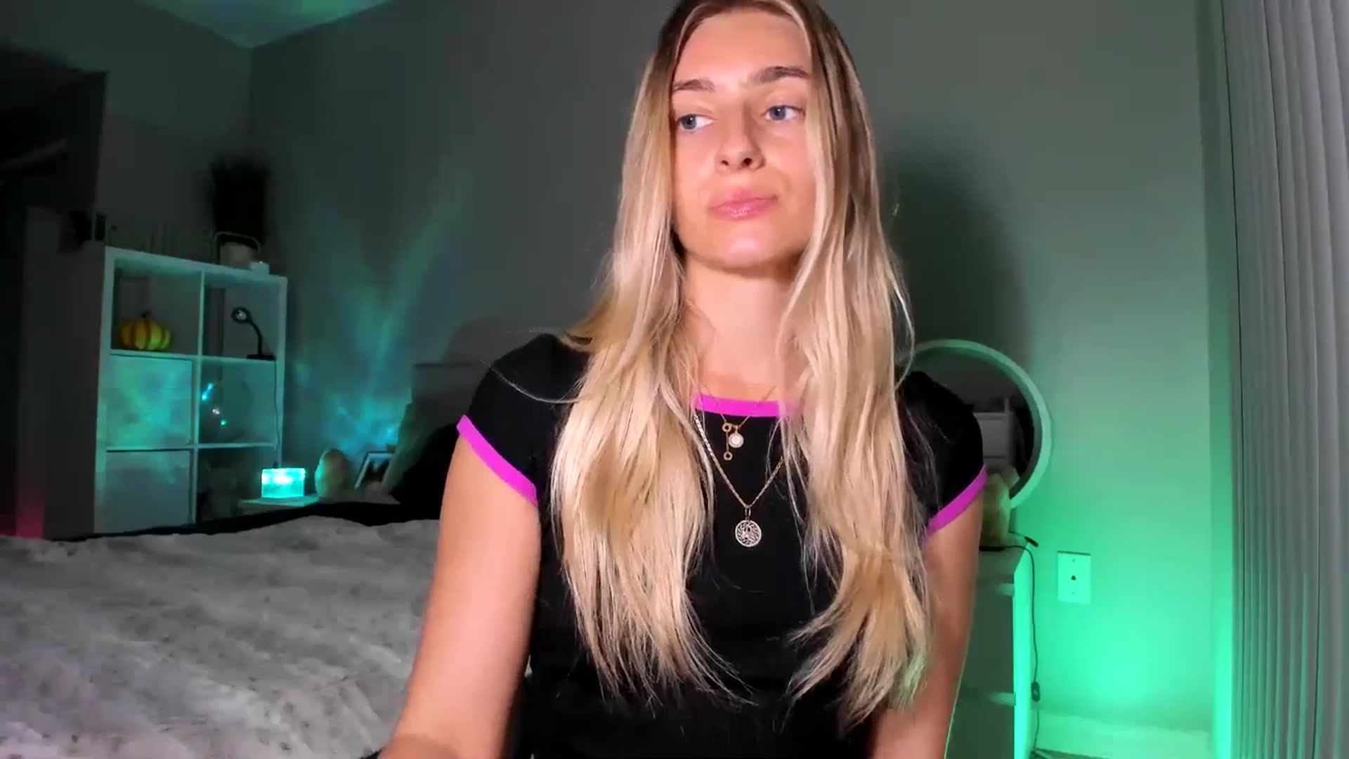 Gallery image thumbnail from Vodka_Queen's myfreecams stream on, 12/20/2025, 01:14 image 20 of 20