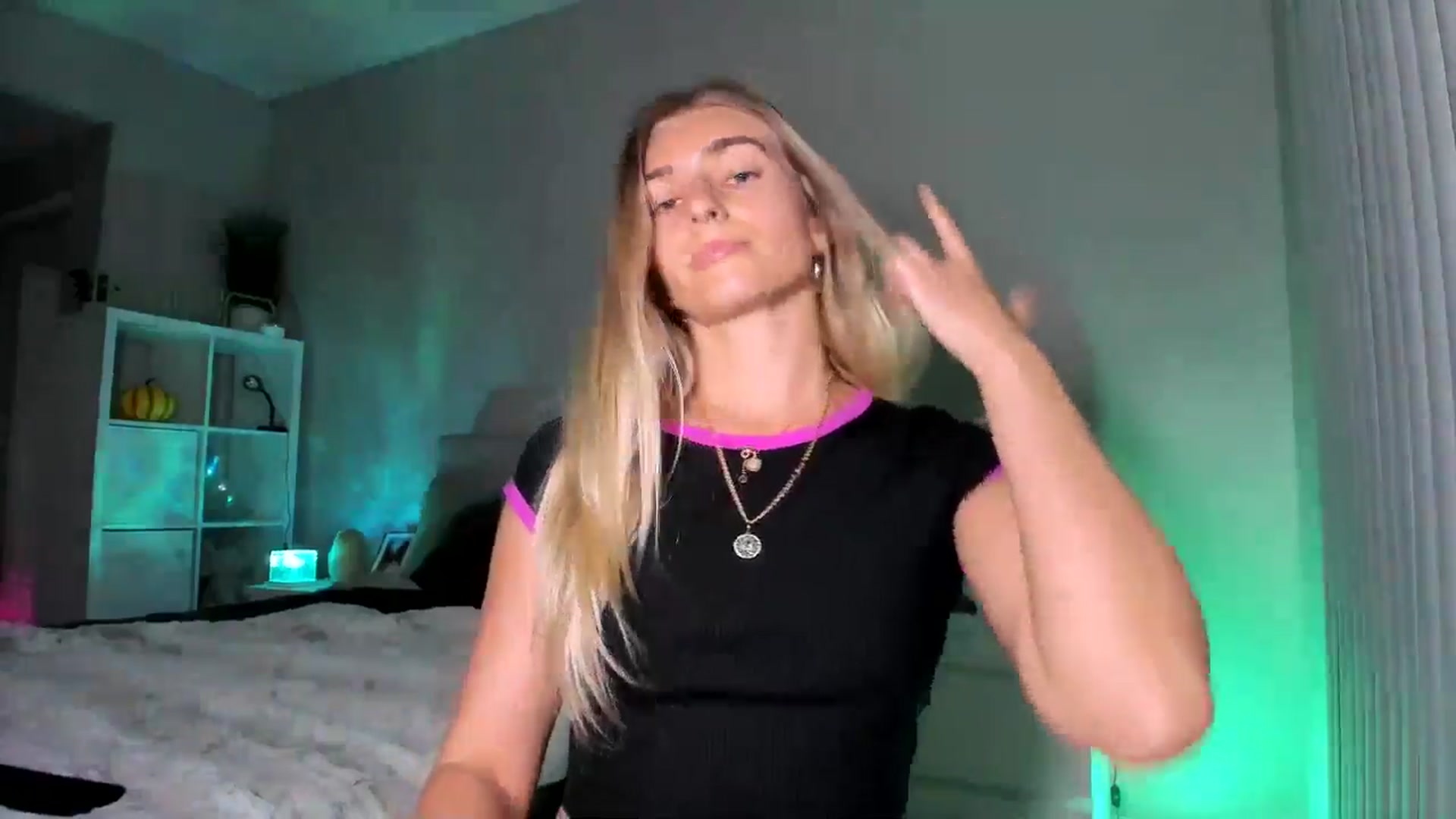Gallery image thumbnail from Vodka_Queen's myfreecams stream on, 12/20/2025, 01:14 image 14 of 20