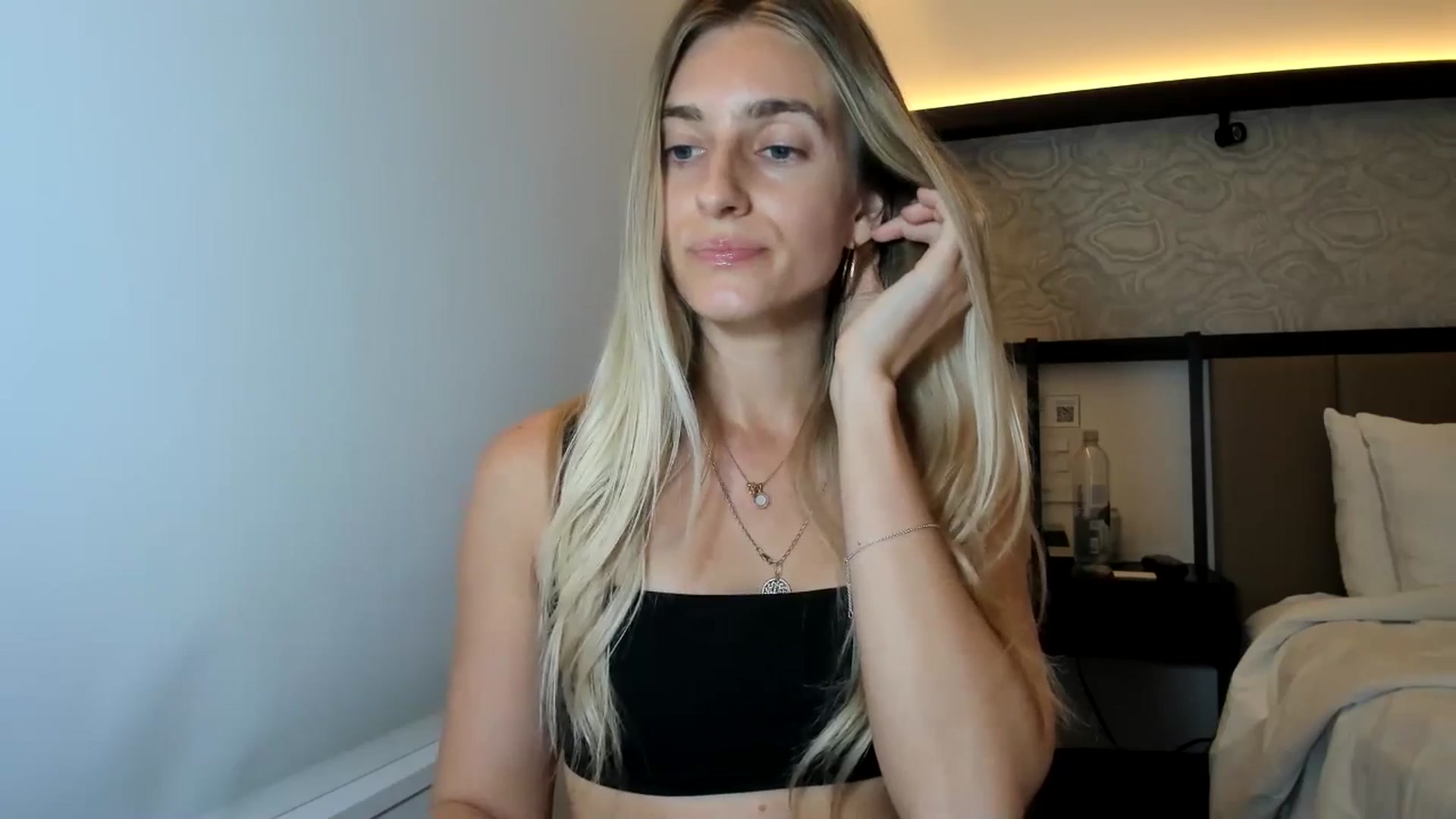 Gallery image thumbnail from Vodka_Queen's myfreecams stream on, 12/22/2025, 05:39 image 3 of 20
