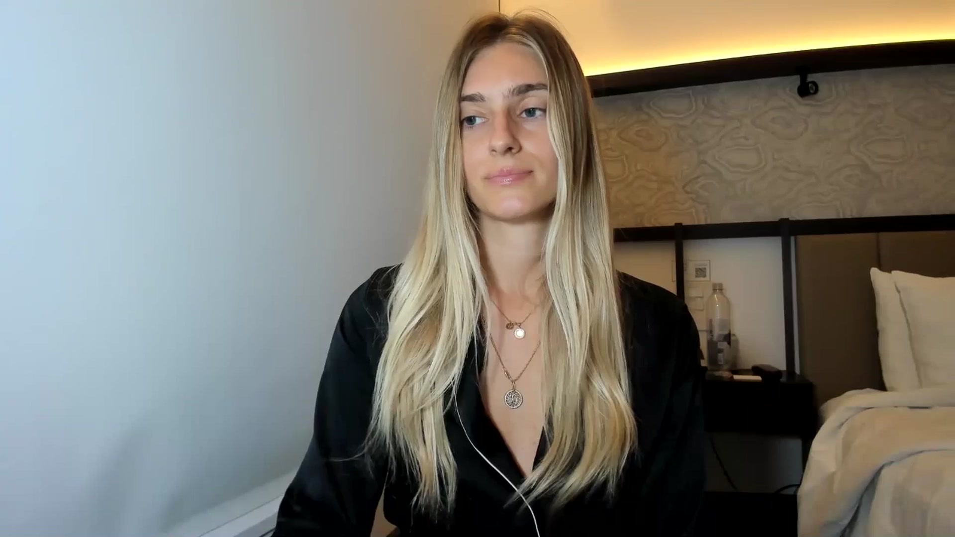 Gallery image thumbnail from Vodka_Queen's myfreecams stream on, 12/22/2025, 05:39 image 19 of 20