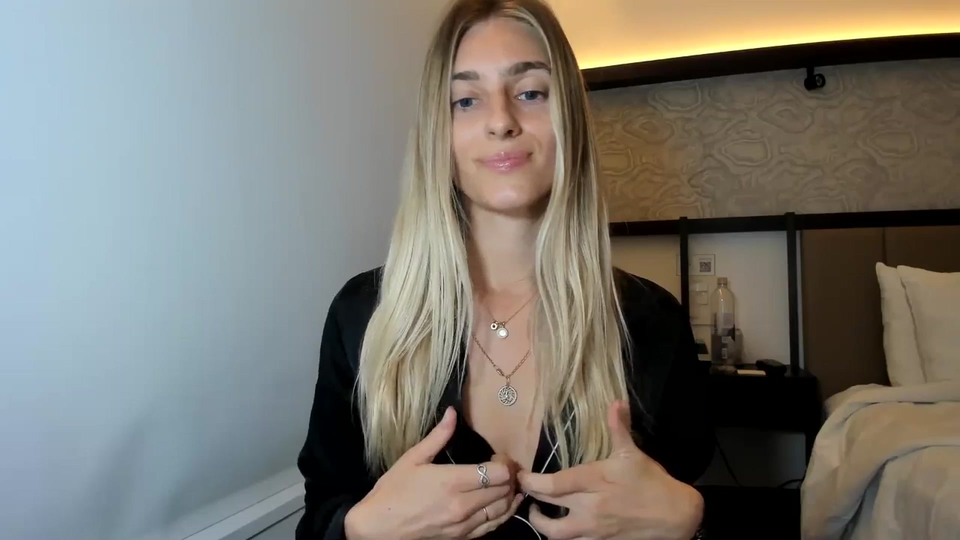 Gallery image thumbnail from Vodka_Queen's myfreecams stream on, 12/22/2025, 05:39 image 13 of 20
