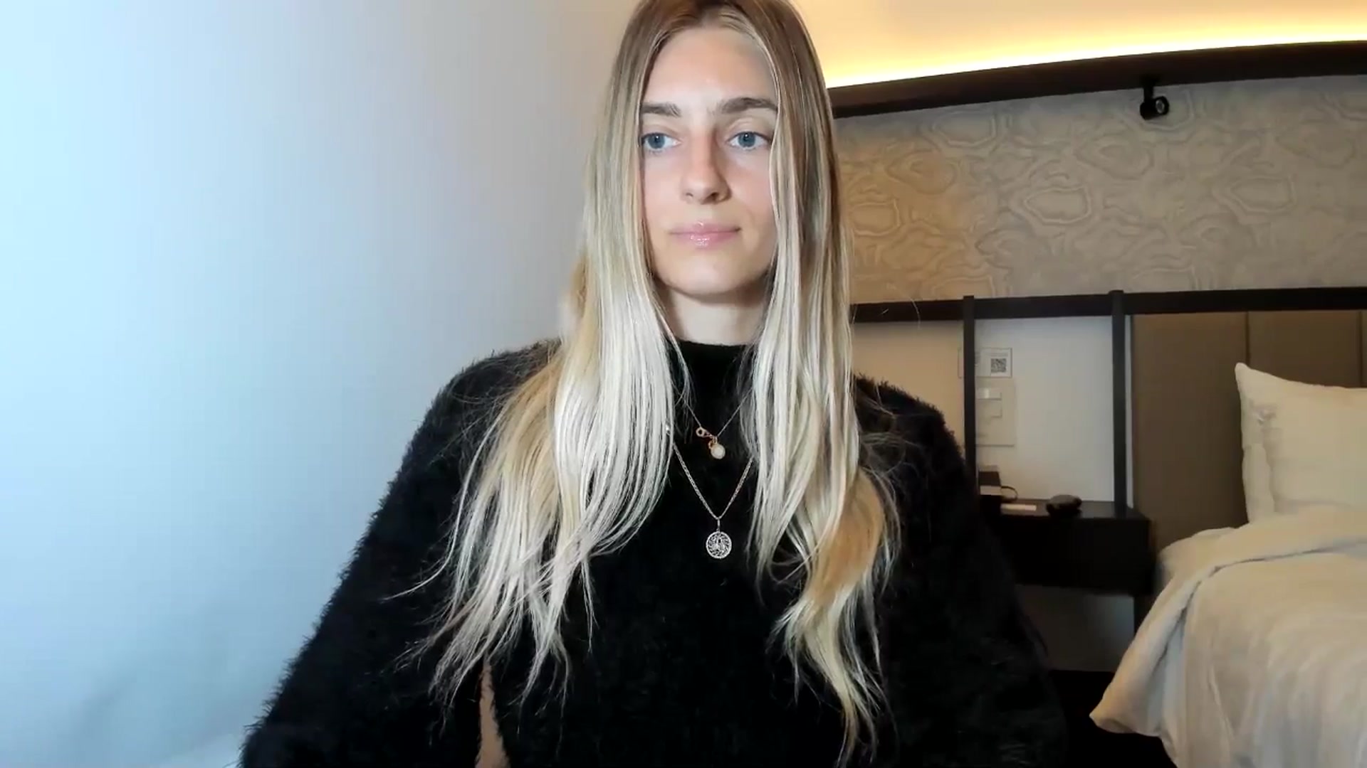 Gallery image thumbnail from Vodka_Queen's myfreecams stream on, 12/22/2025, 23:14 image 18 of 20