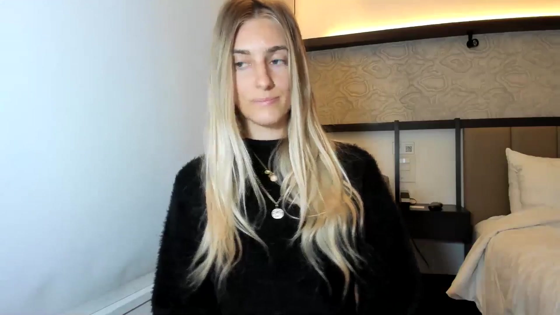 Gallery image thumbnail from Vodka_Queen's myfreecams stream on, 12/22/2025, 23:14 image 16 of 20