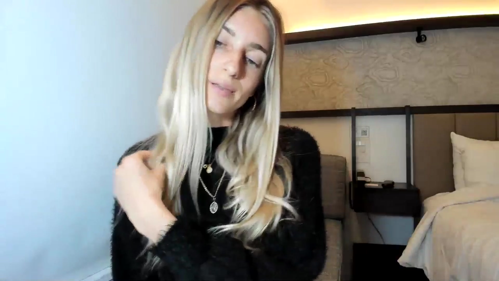 Gallery image thumbnail from Vodka_Queen's myfreecams stream on, 12/22/2025, 23:14 image 17 of 20