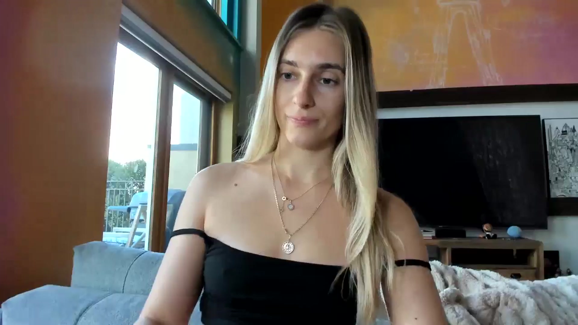 Gallery image thumbnail from Vodka_Queen's myfreecams stream on, 12/30/2025, 21:37 image 8 of 20