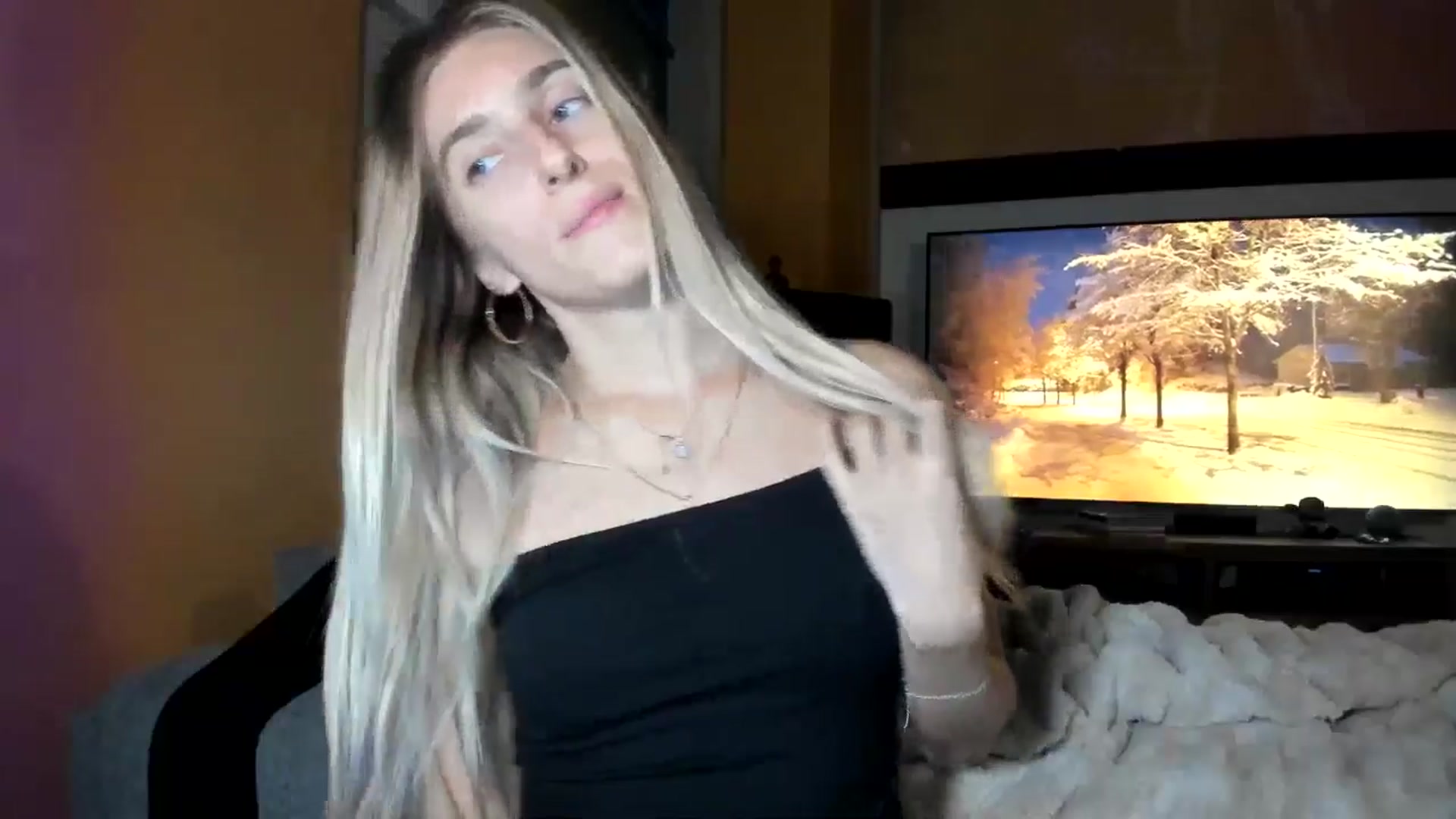 Gallery image thumbnail from Vodka_Queen's myfreecams stream on, 01/02/2026, 05:33 image 8 of 20