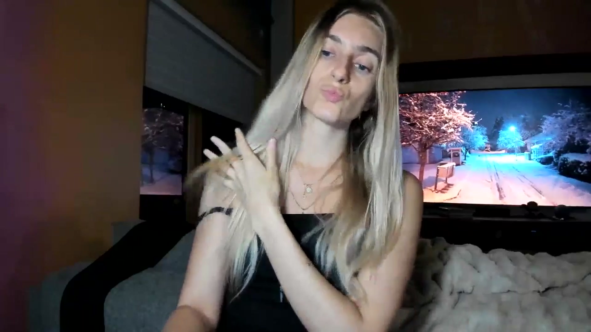 Gallery image thumbnail from Vodka_Queen's myfreecams stream on, 01/02/2026, 05:33 image 9 of 20
