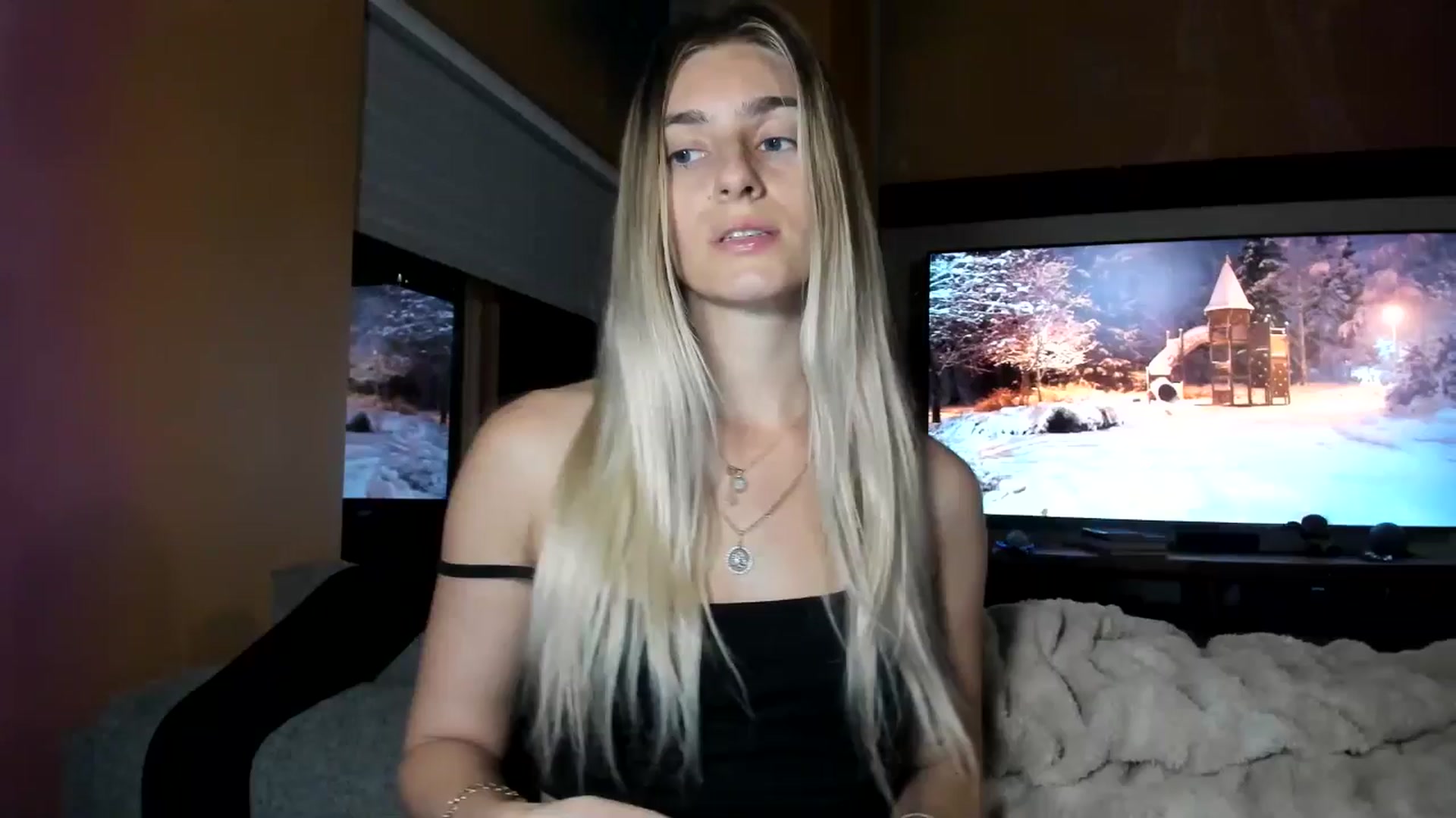 Gallery image thumbnail from Vodka_Queen's myfreecams stream on, 01/02/2026, 05:33 image 4 of 20