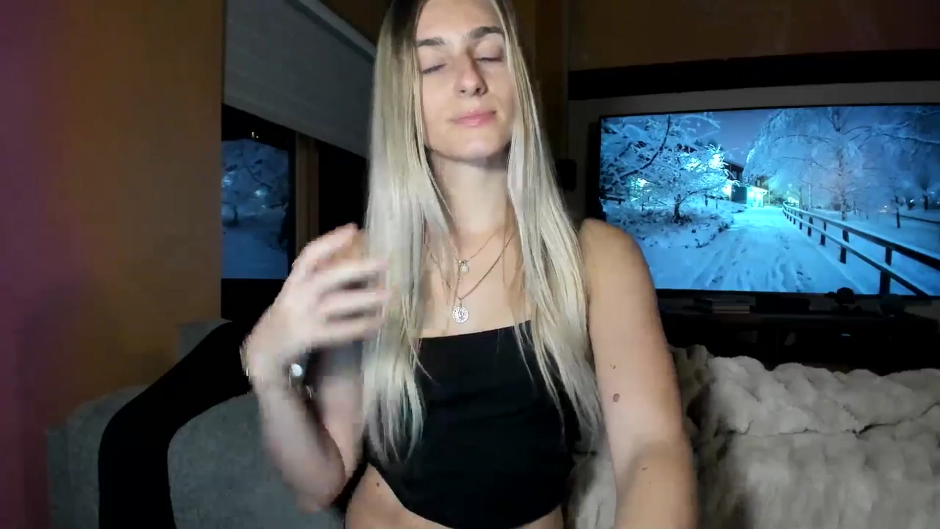 Gallery image thumbnail from Vodka_Queen's myfreecams stream on, 01/02/2026, 05:33 image 7 of 20