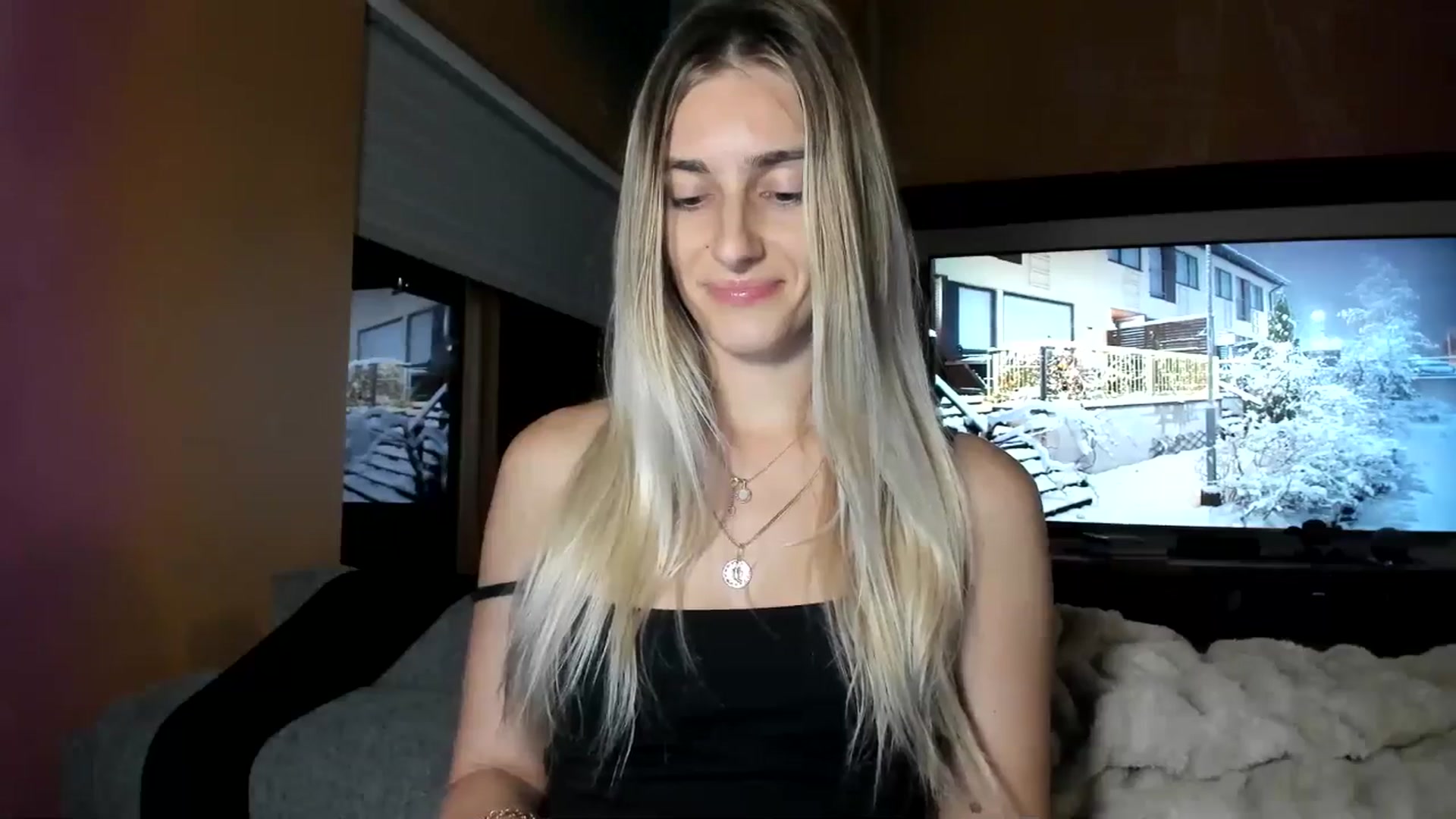 Gallery image thumbnail from Vodka_Queen's myfreecams stream on, 01/02/2026, 05:33 image 5 of 20