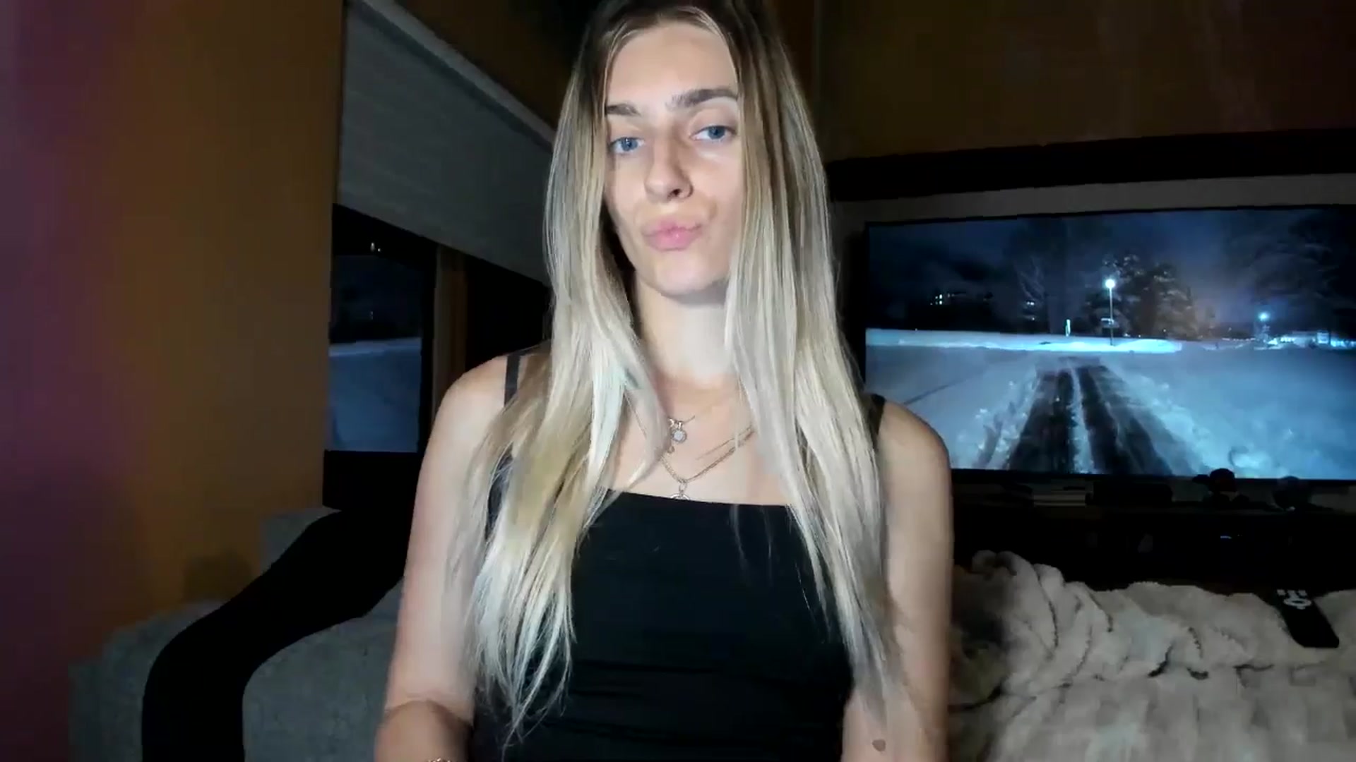 Gallery image thumbnail from Vodka_Queen's myfreecams stream on, 01/02/2026, 05:33 image 19 of 20