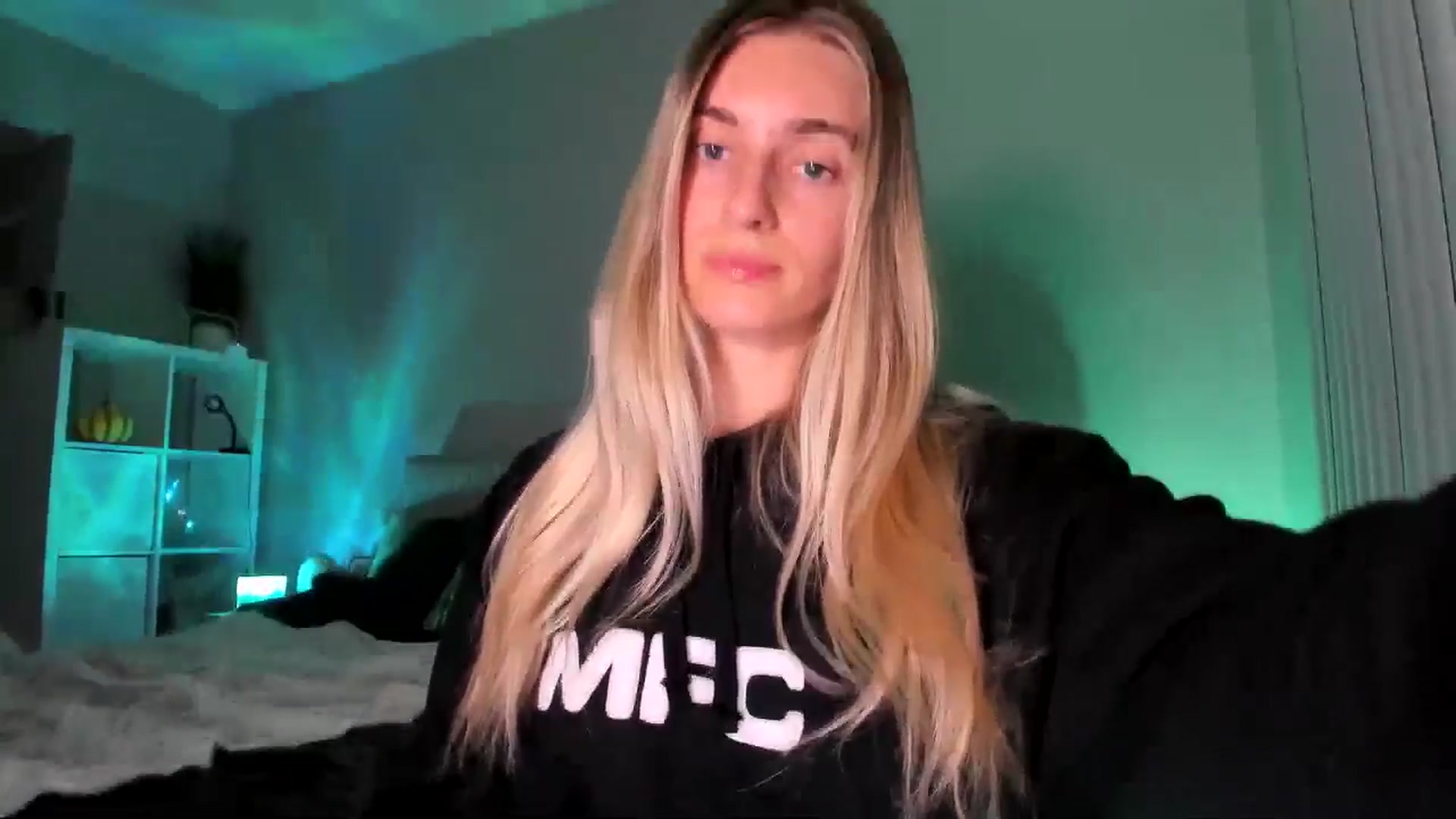 Gallery image thumbnail from Vodka_Queen's myfreecams stream on, 01/10/2026, 07:19 image 17 of 20