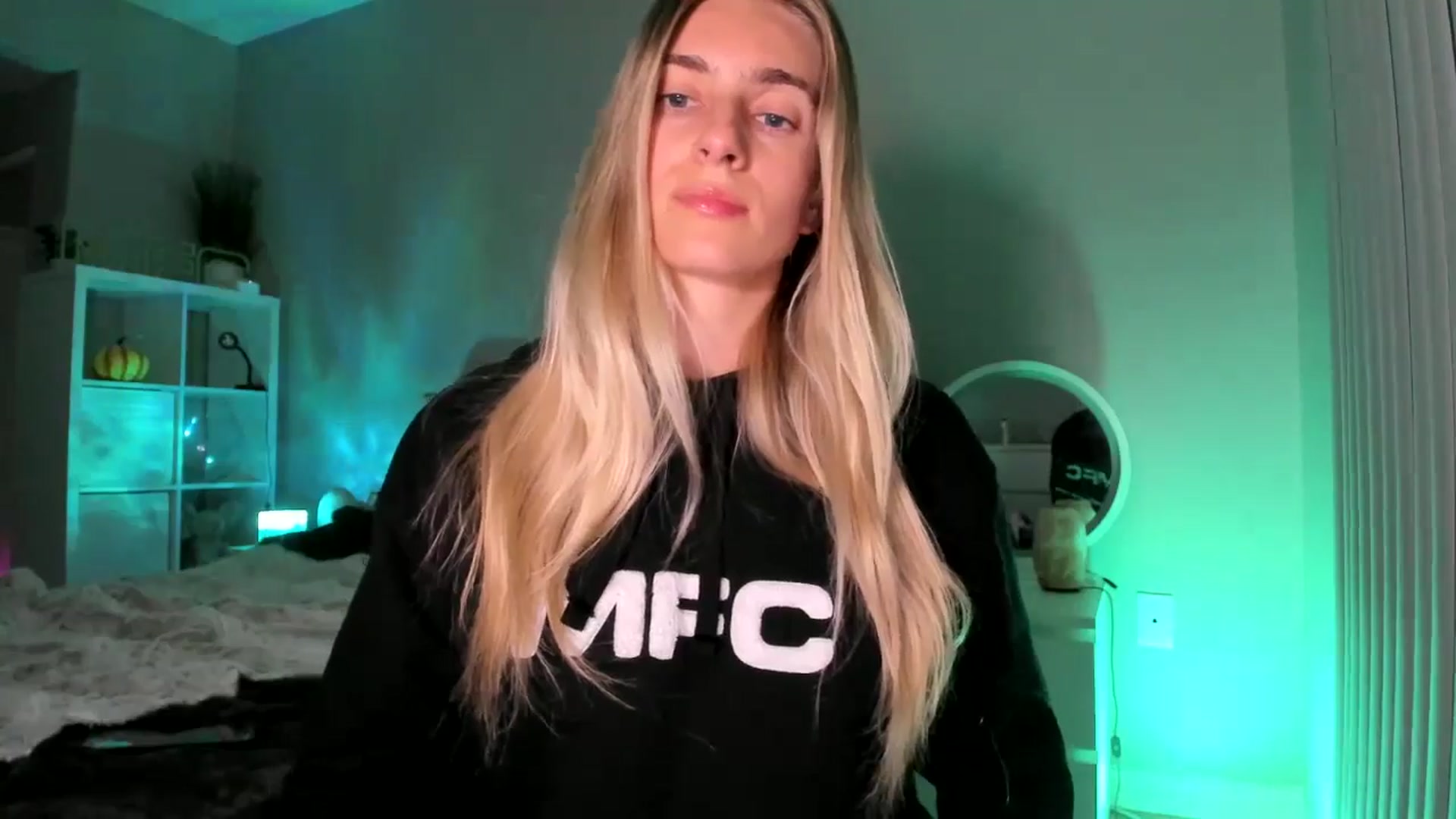 Gallery image thumbnail from Vodka_Queen's myfreecams stream on, 01/10/2026, 07:19 image 7 of 20