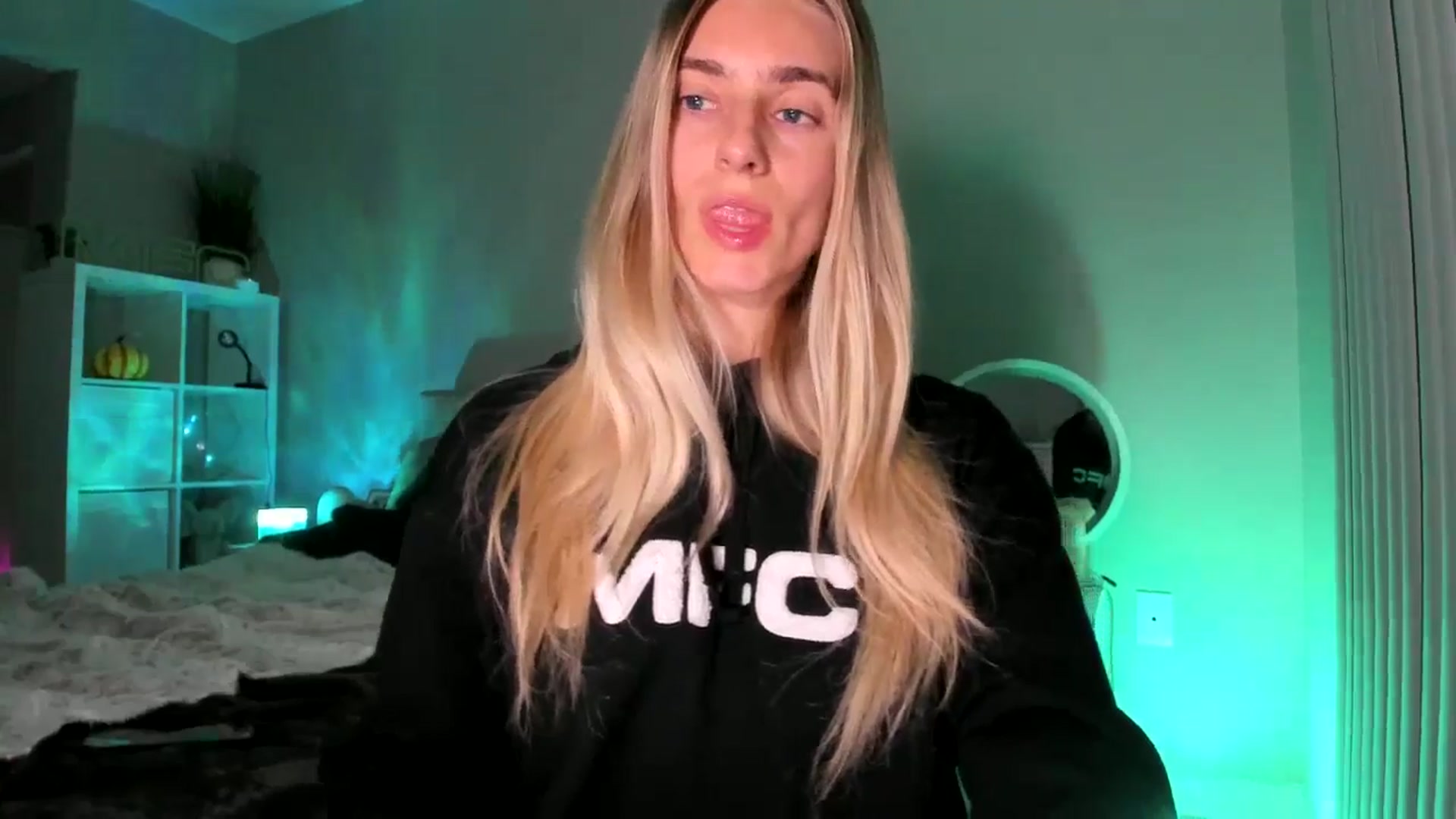 Gallery image thumbnail from Vodka_Queen's myfreecams stream on, 01/10/2026, 07:19 image 4 of 20