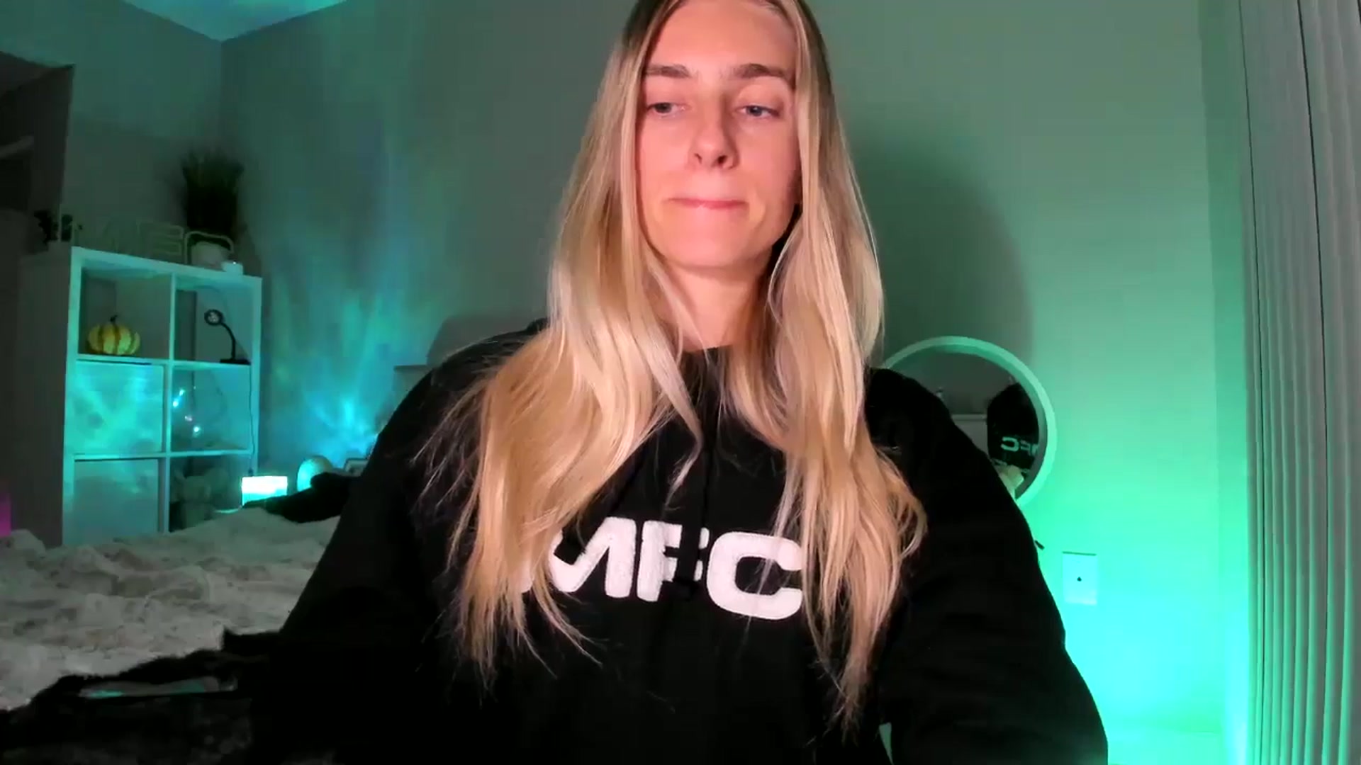 Gallery image thumbnail from Vodka_Queen's myfreecams stream on, 01/10/2026, 07:19 image 6 of 20