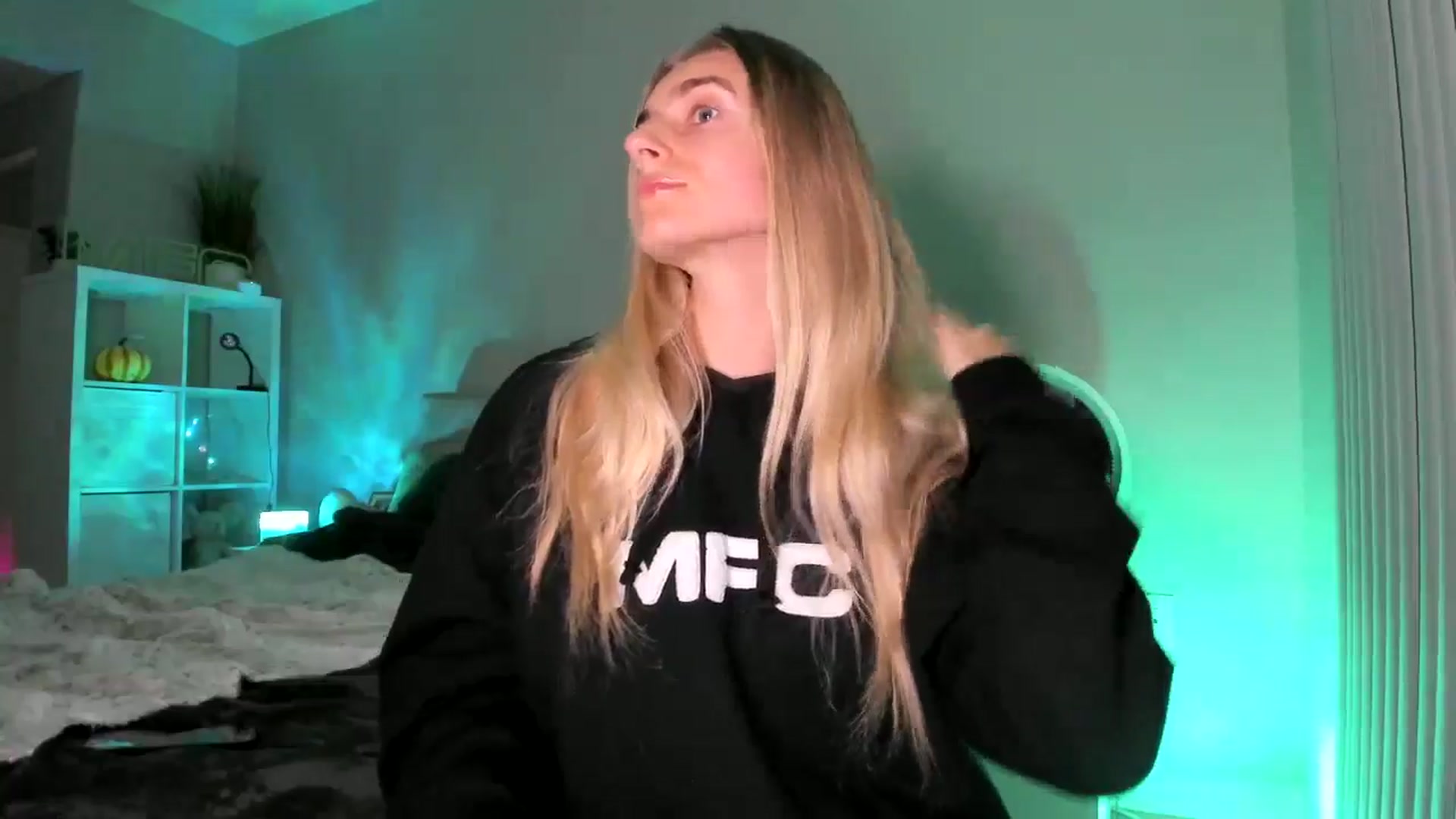 Gallery image thumbnail from Vodka_Queen's myfreecams stream on, 01/10/2026, 07:19 image 10 of 20
